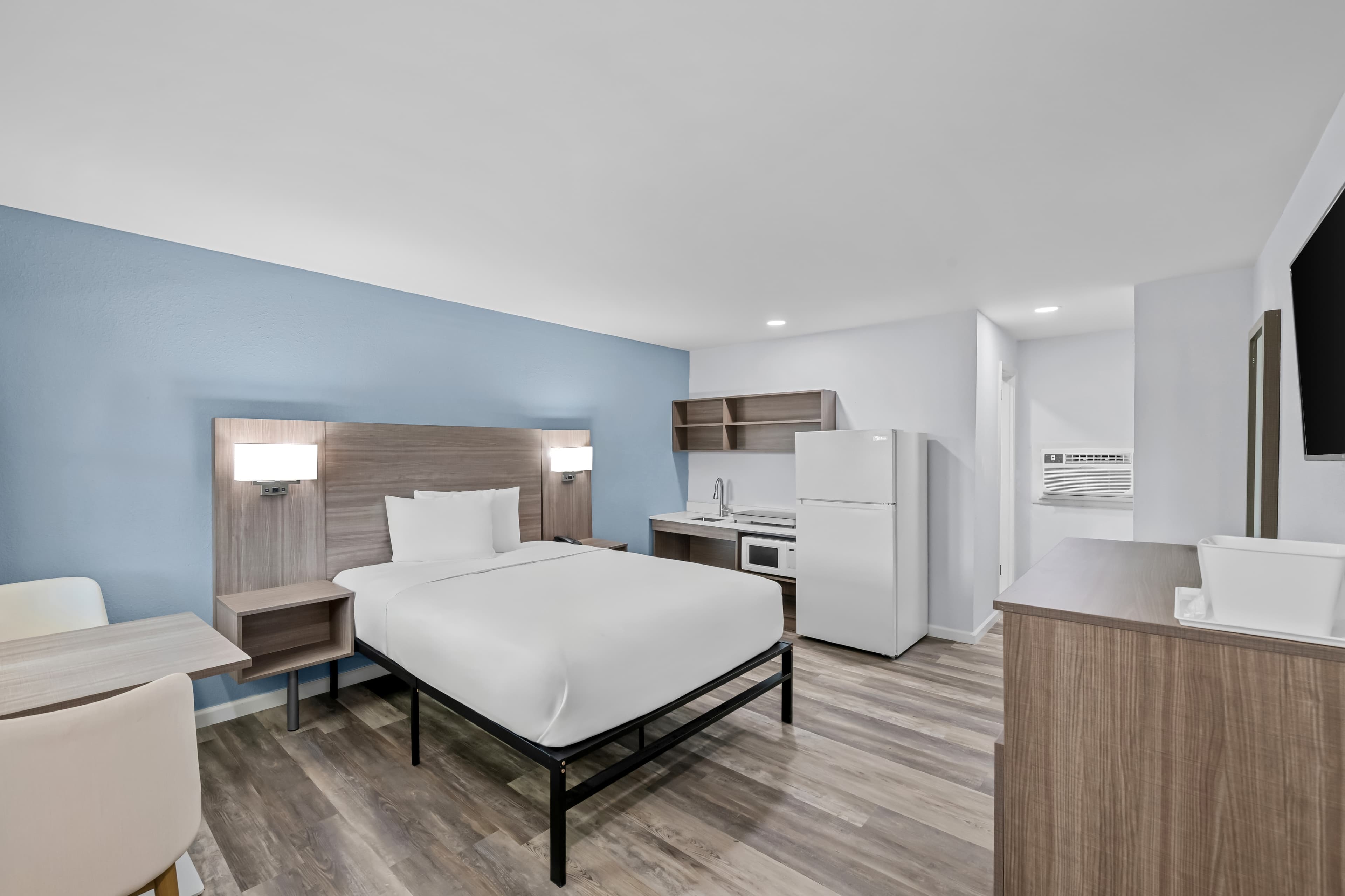 Suburban Studios Newport News - Hampton — 12