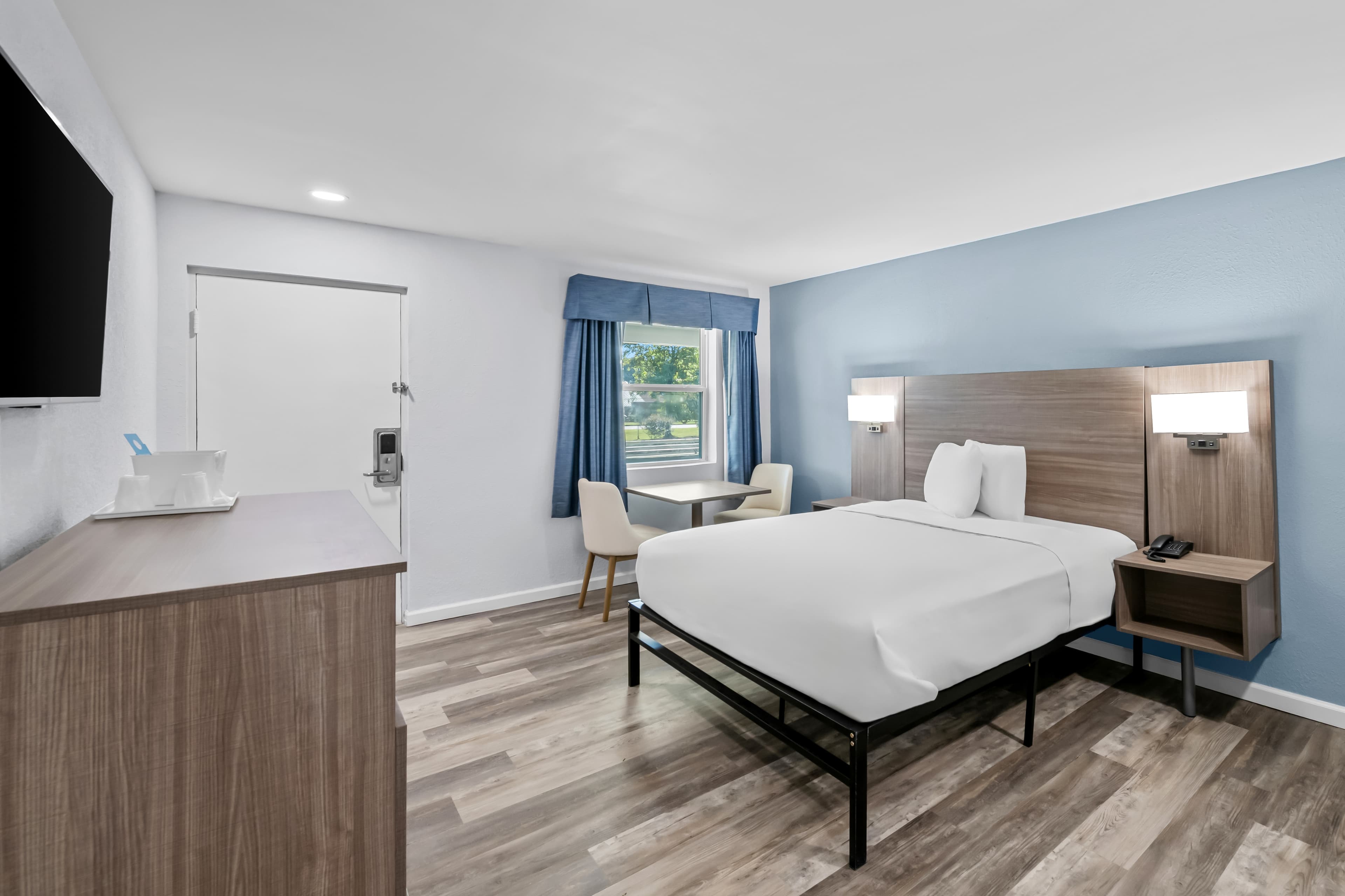 Suburban Studios Newport News - Hampton — 13