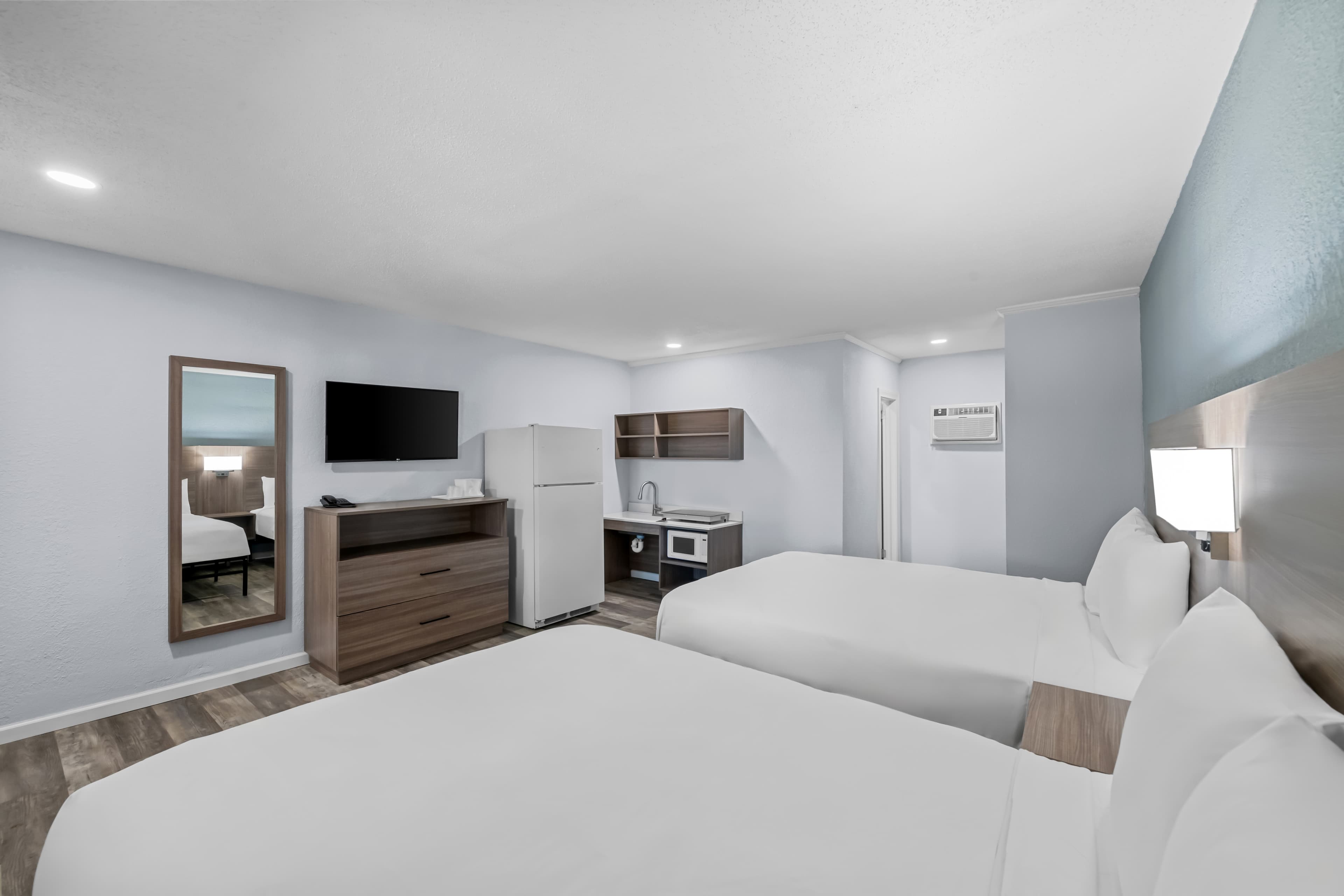 Suburban Studios Newport News - Hampton — 24