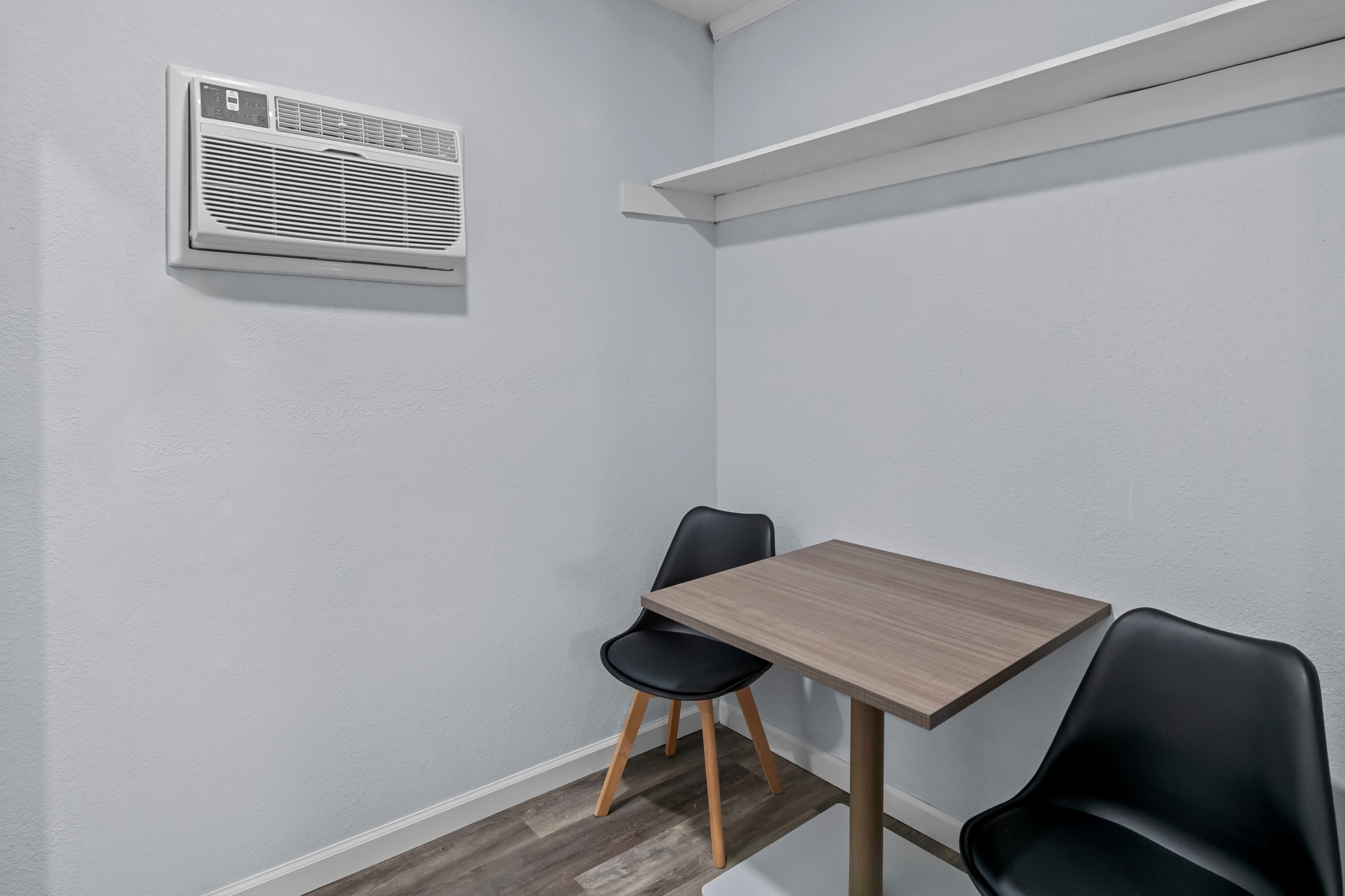 Suburban Studios Newport News - Hampton — 26