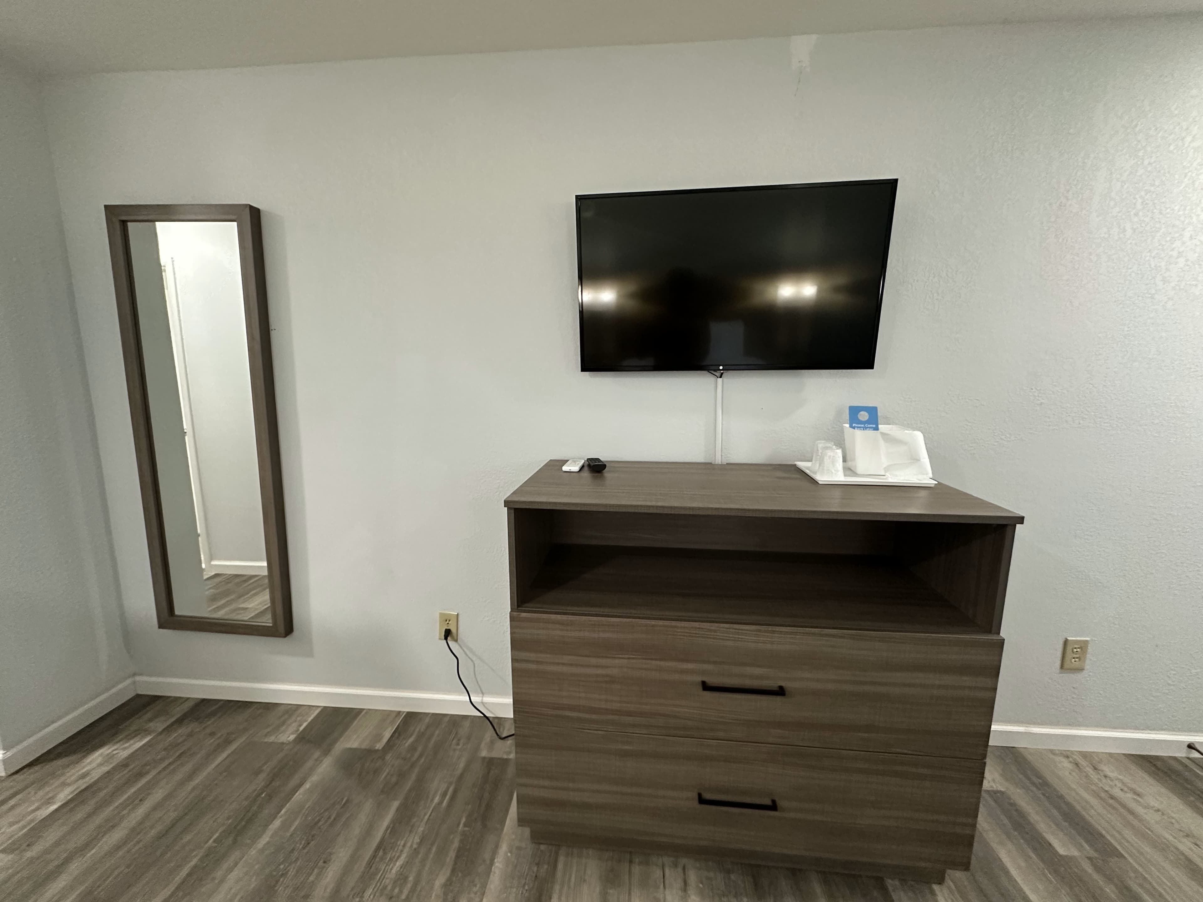 Suburban Studios Newport News - Hampton — 17