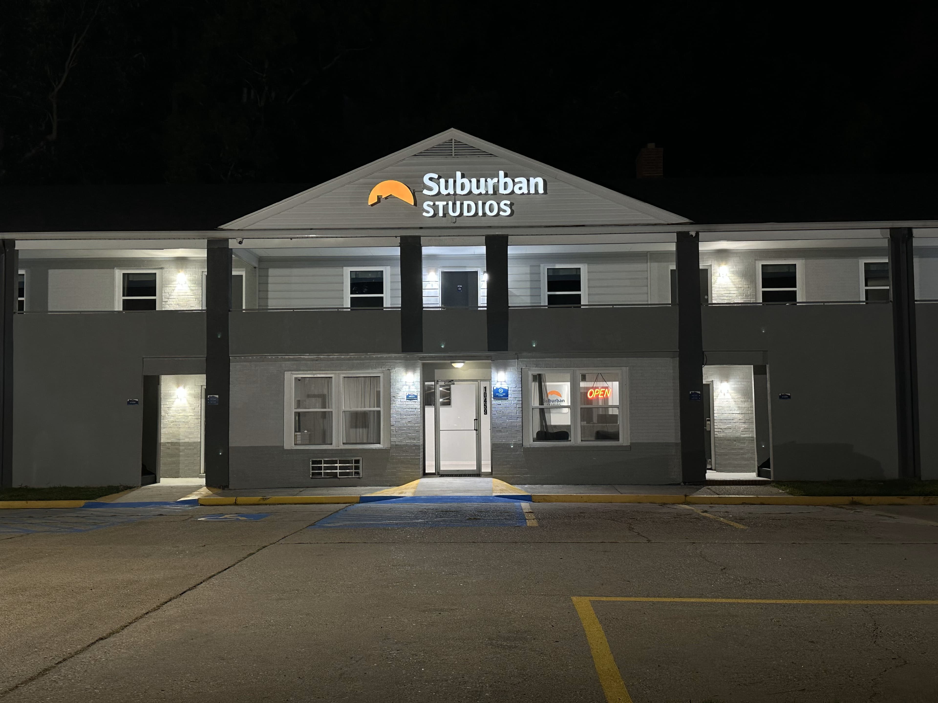 Suburban Studios Newport News - Hampton - Image 1