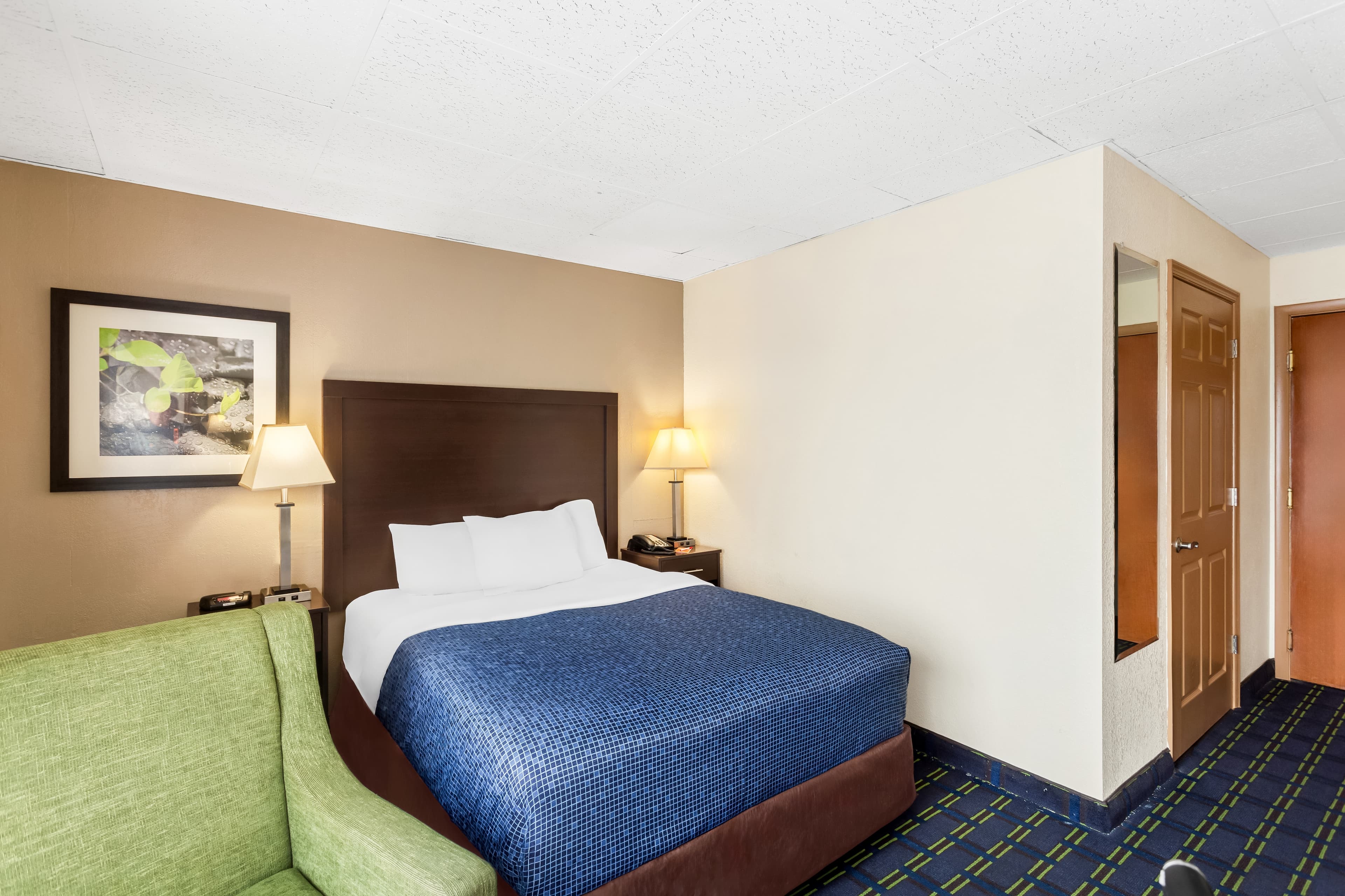Econo Lodge Waynesboro - Skyline Drive — 8