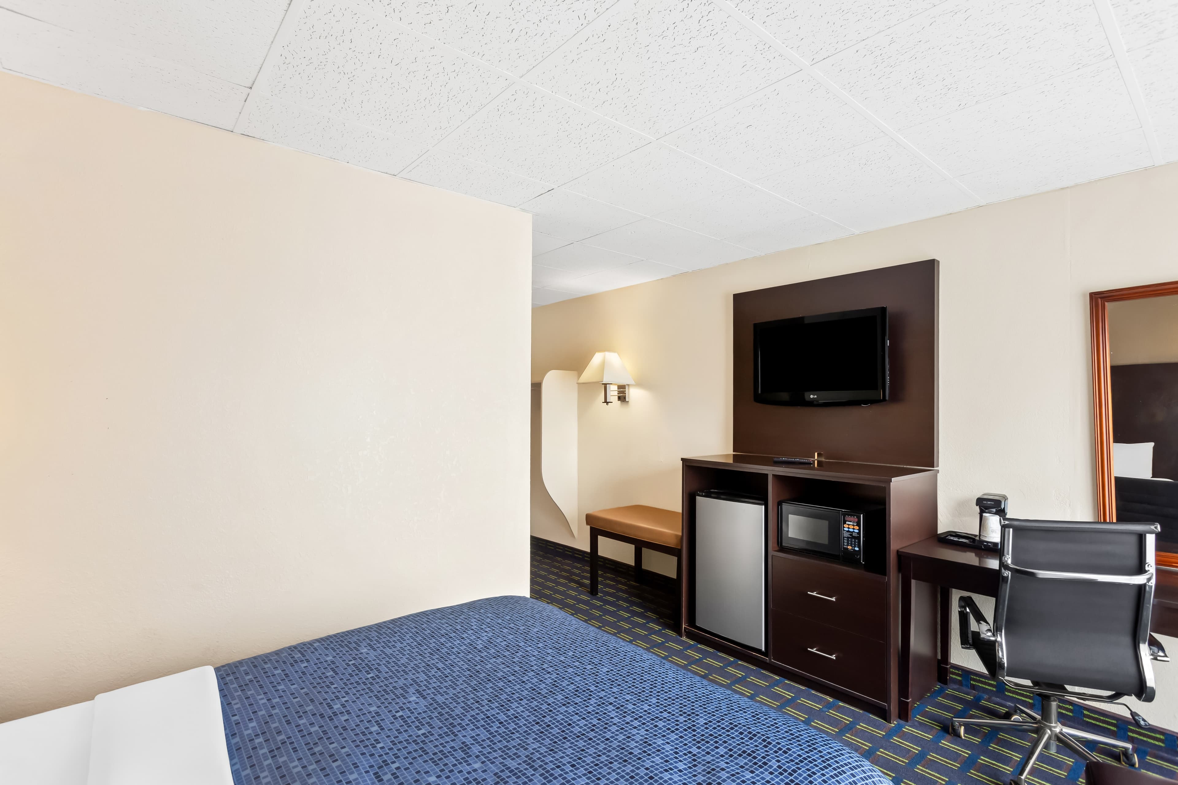 Econo Lodge Waynesboro - Skyline Drive — 9