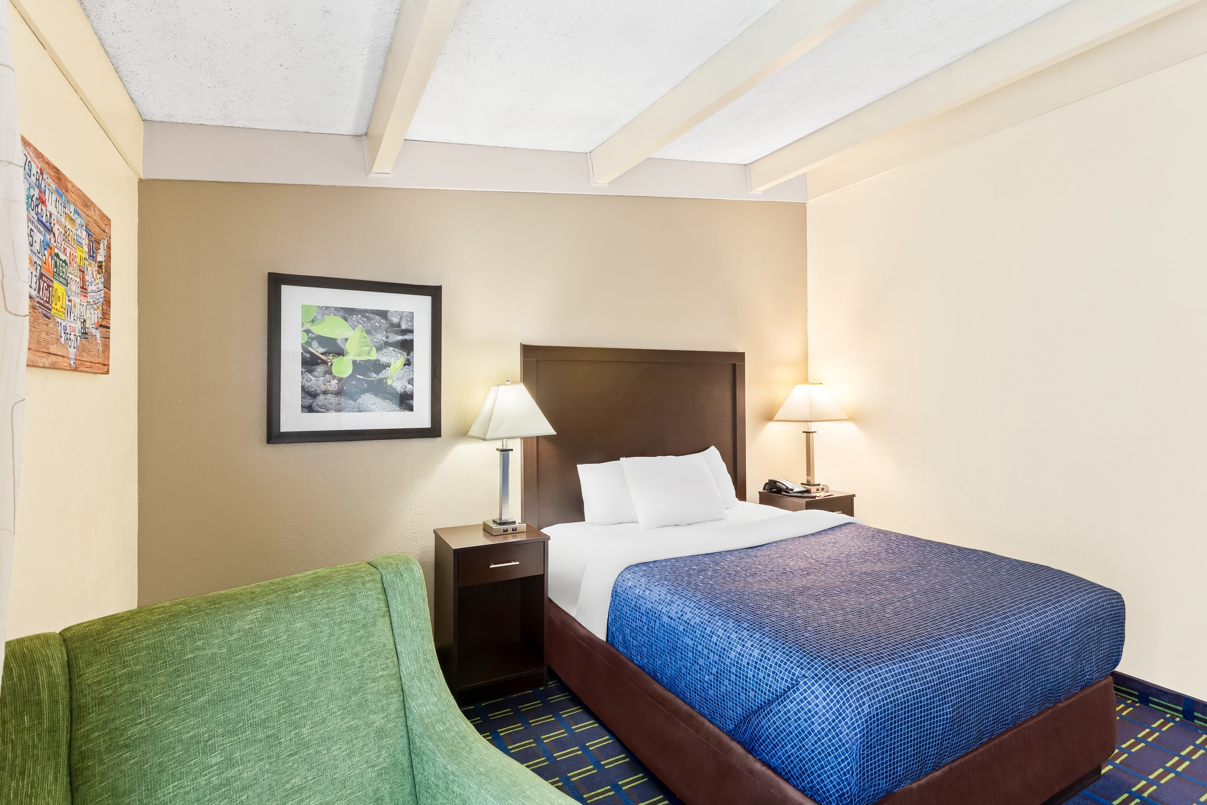 Econo Lodge Waynesboro - Skyline Drive - Image 3