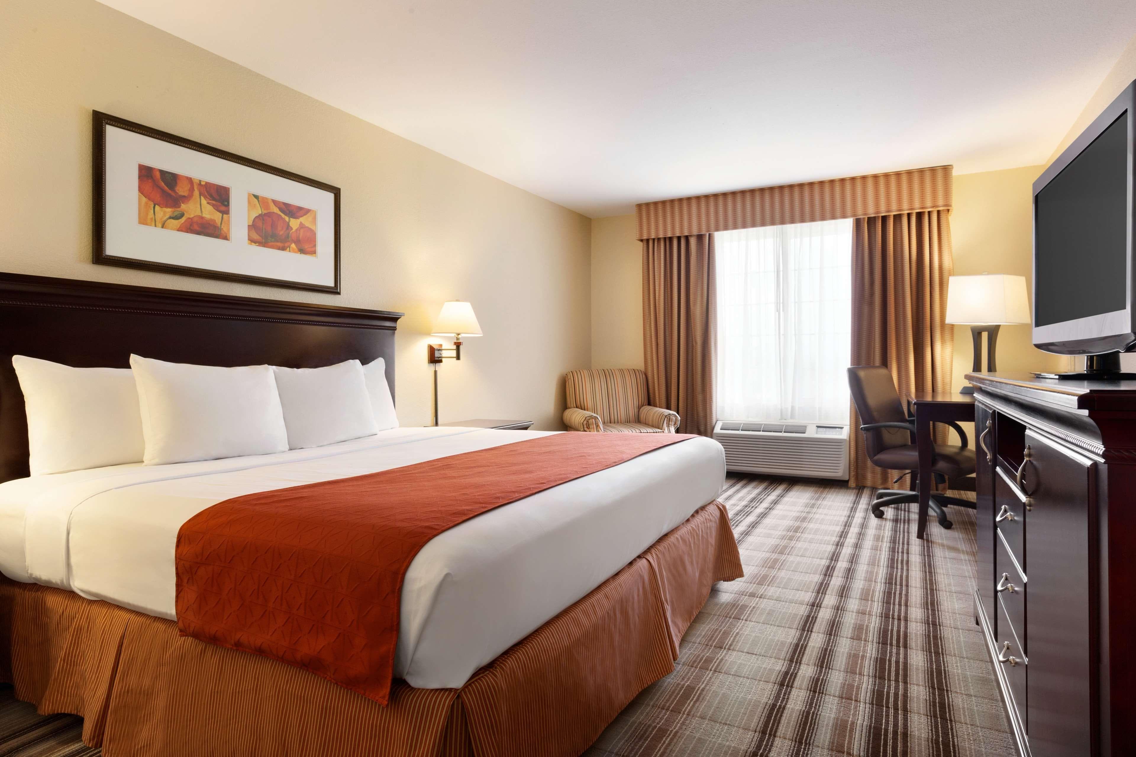 Country Inn & Suites by Radisson, Lexington, VA - Image 2