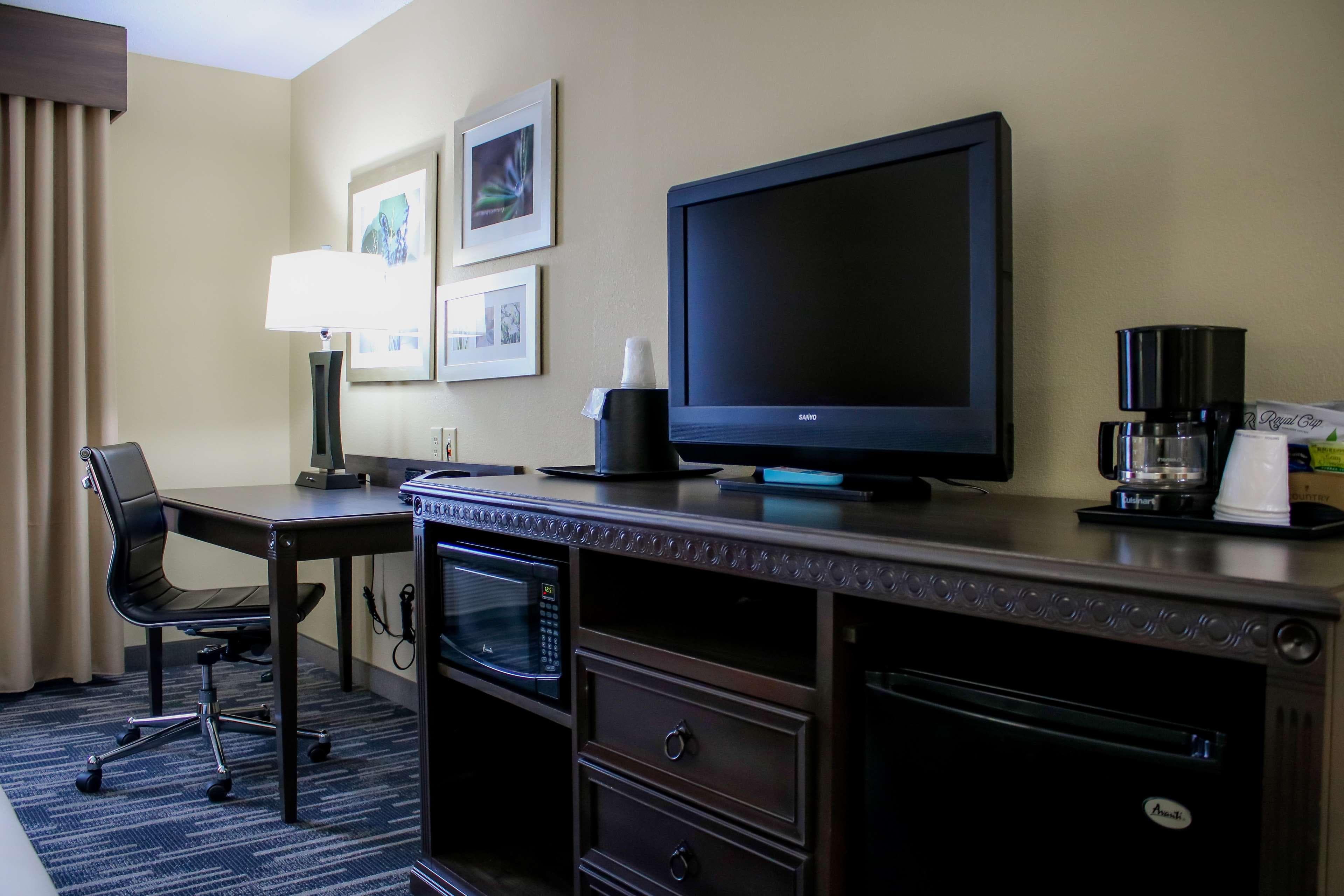 Country Inn & Suites by Radisson, Richmond West at I-64, VA - Image 3