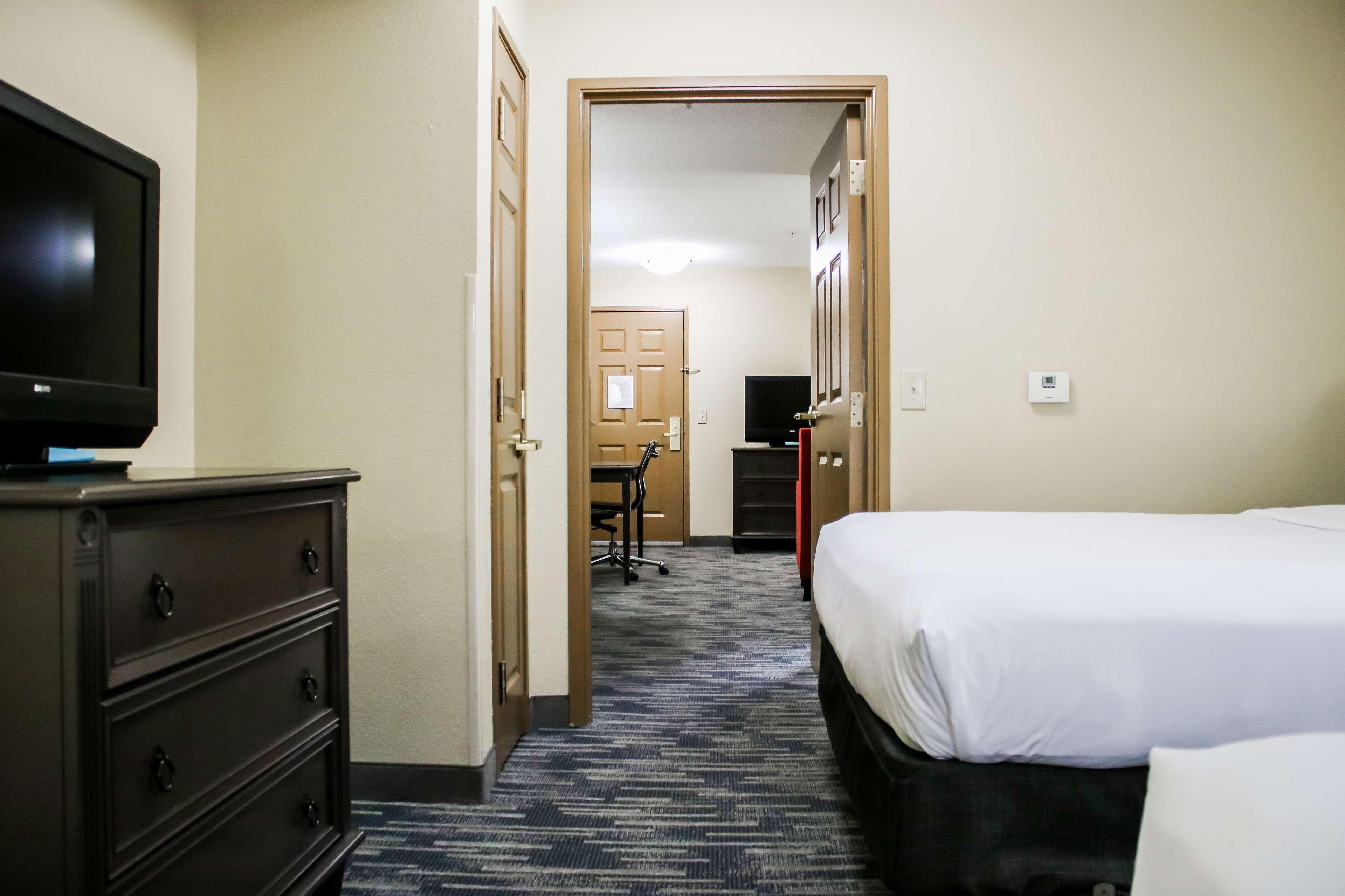 Country Inn & Suites by Radisson, Richmond West at I-64, VA — 23