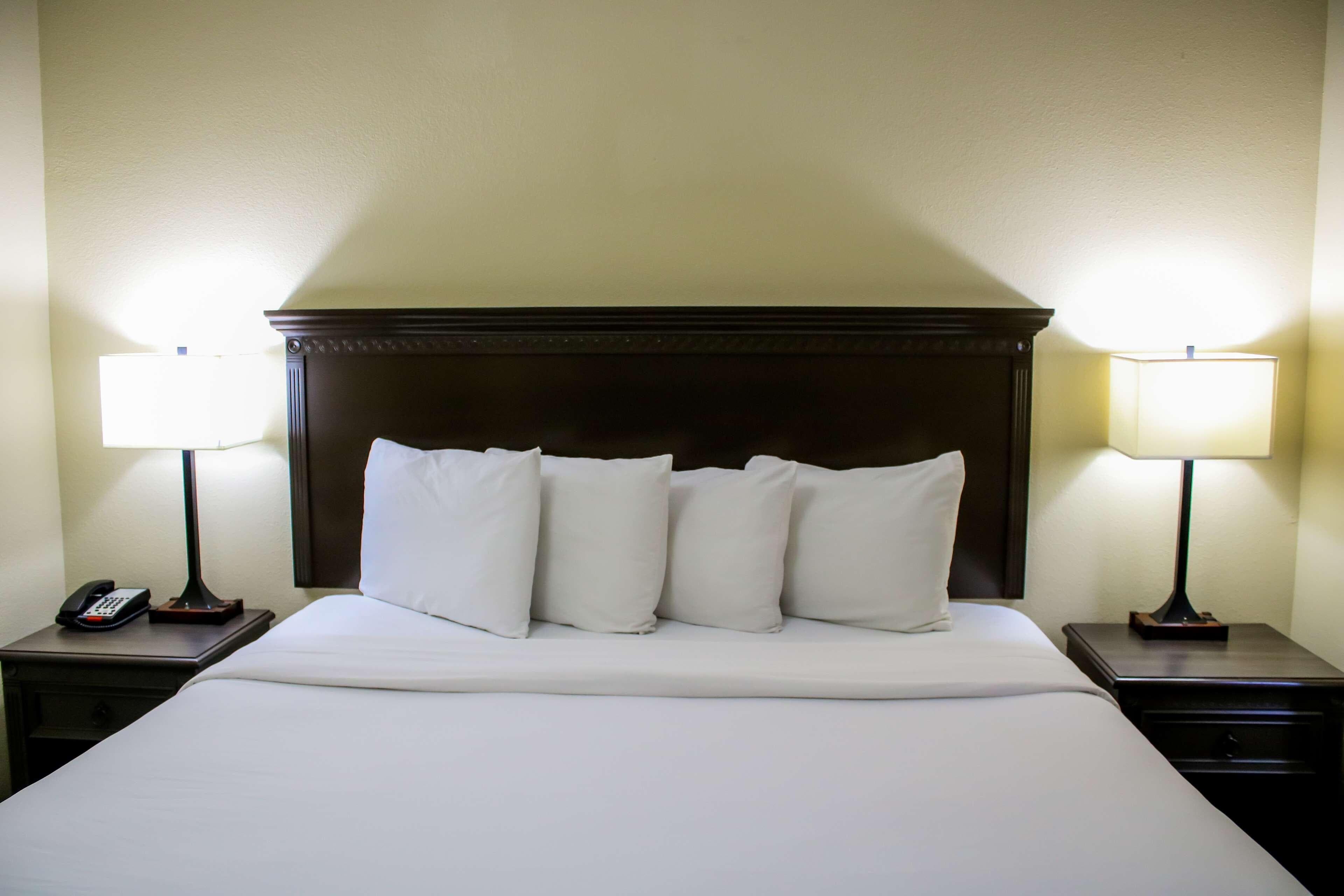 Country Inn & Suites by Radisson, Richmond West at I-64, VA - Image 5