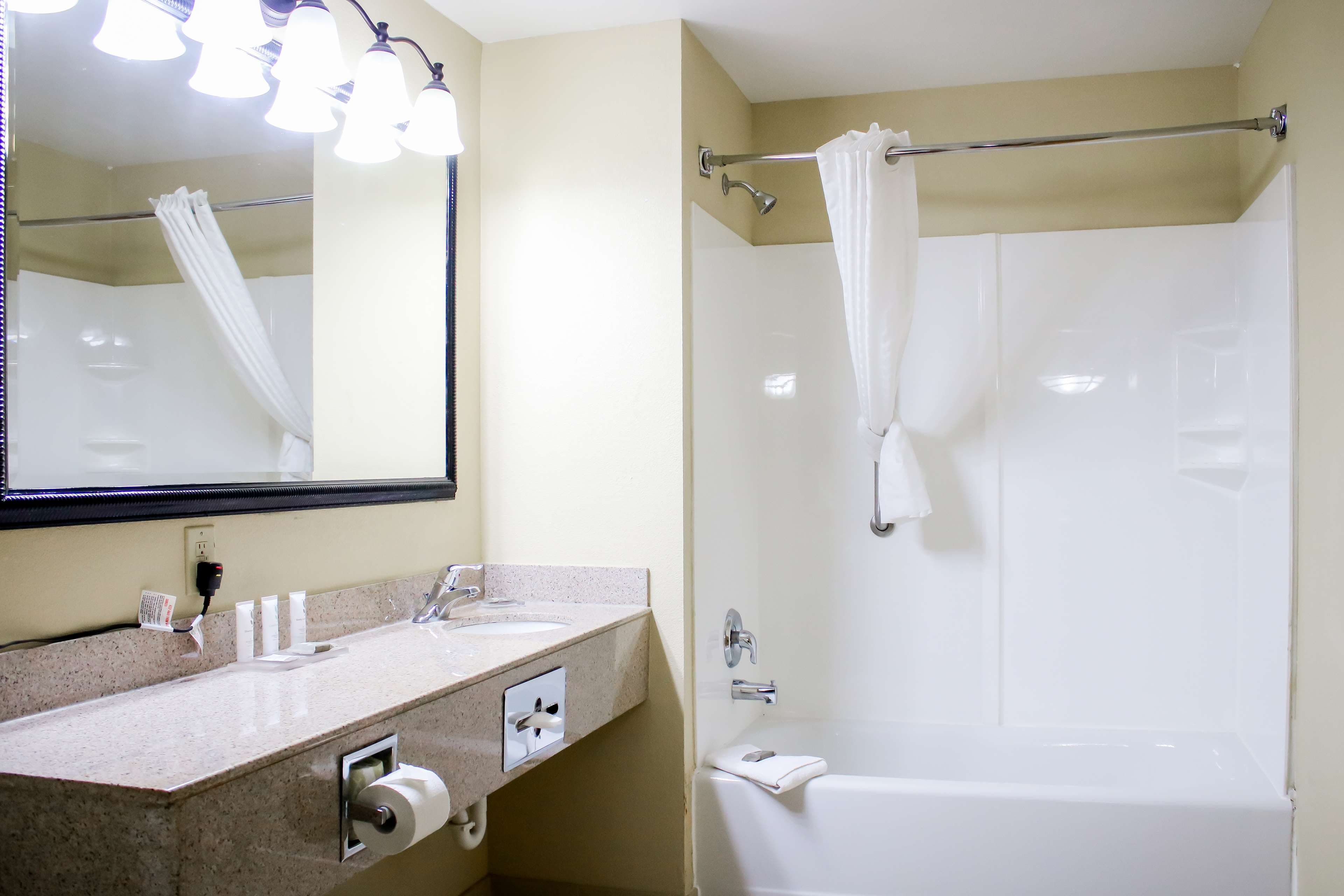 Country Inn & Suites by Radisson, Richmond West at I-64, VA — 15