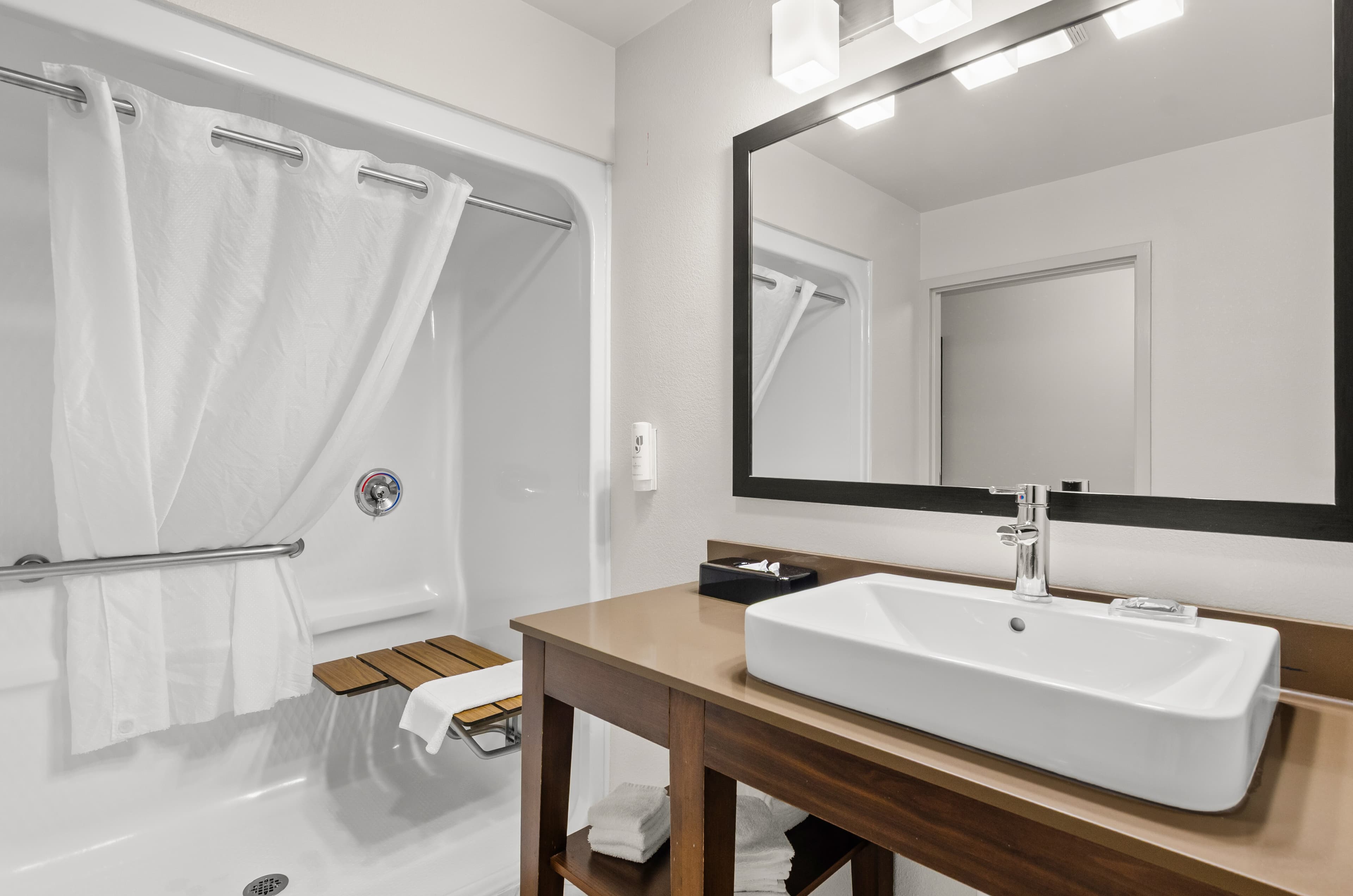 Country Inn & Suites by Radisson, Roanoke, VA — 26