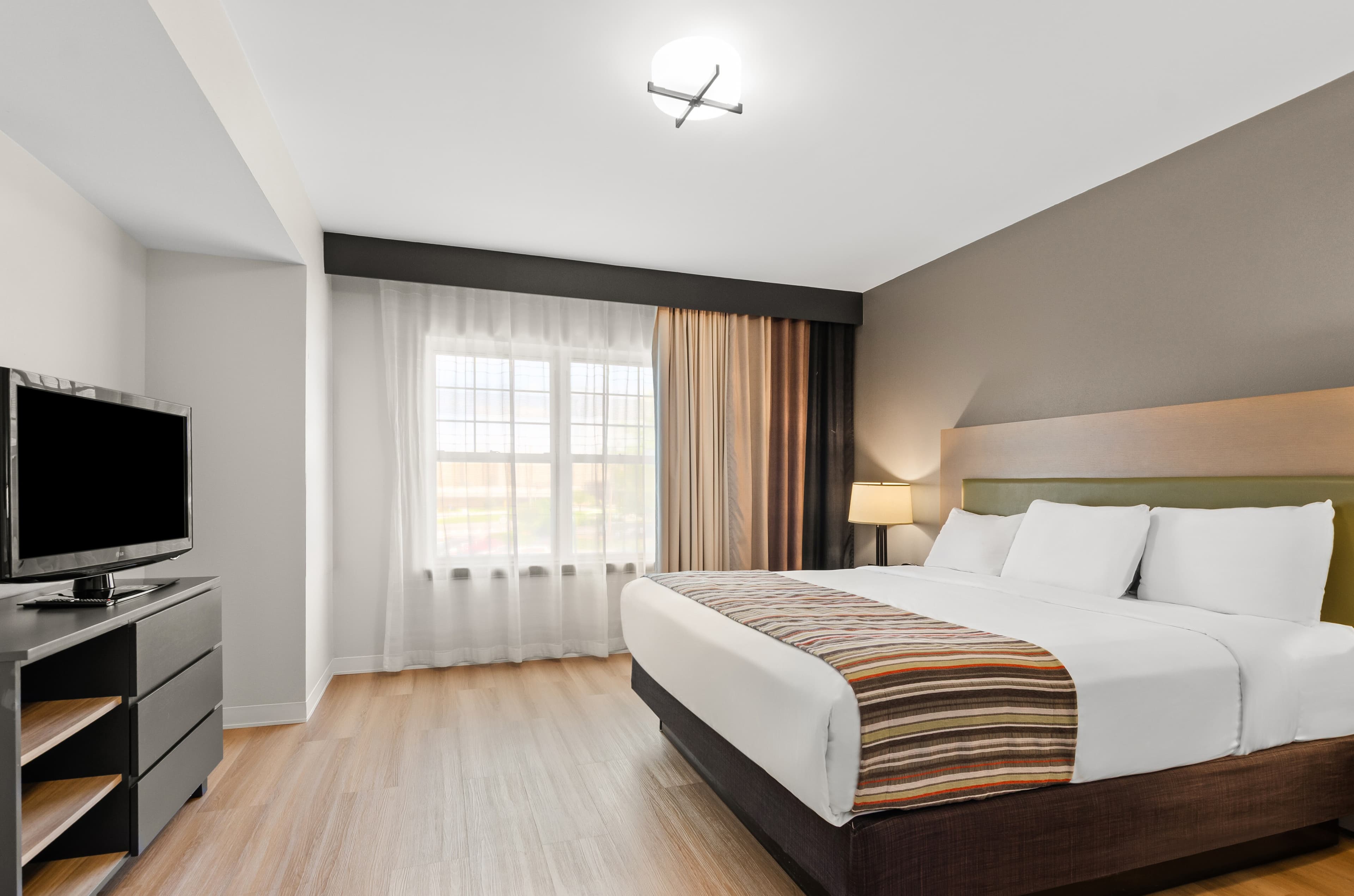 Country Inn & Suites by Radisson, Roanoke, VA — 6