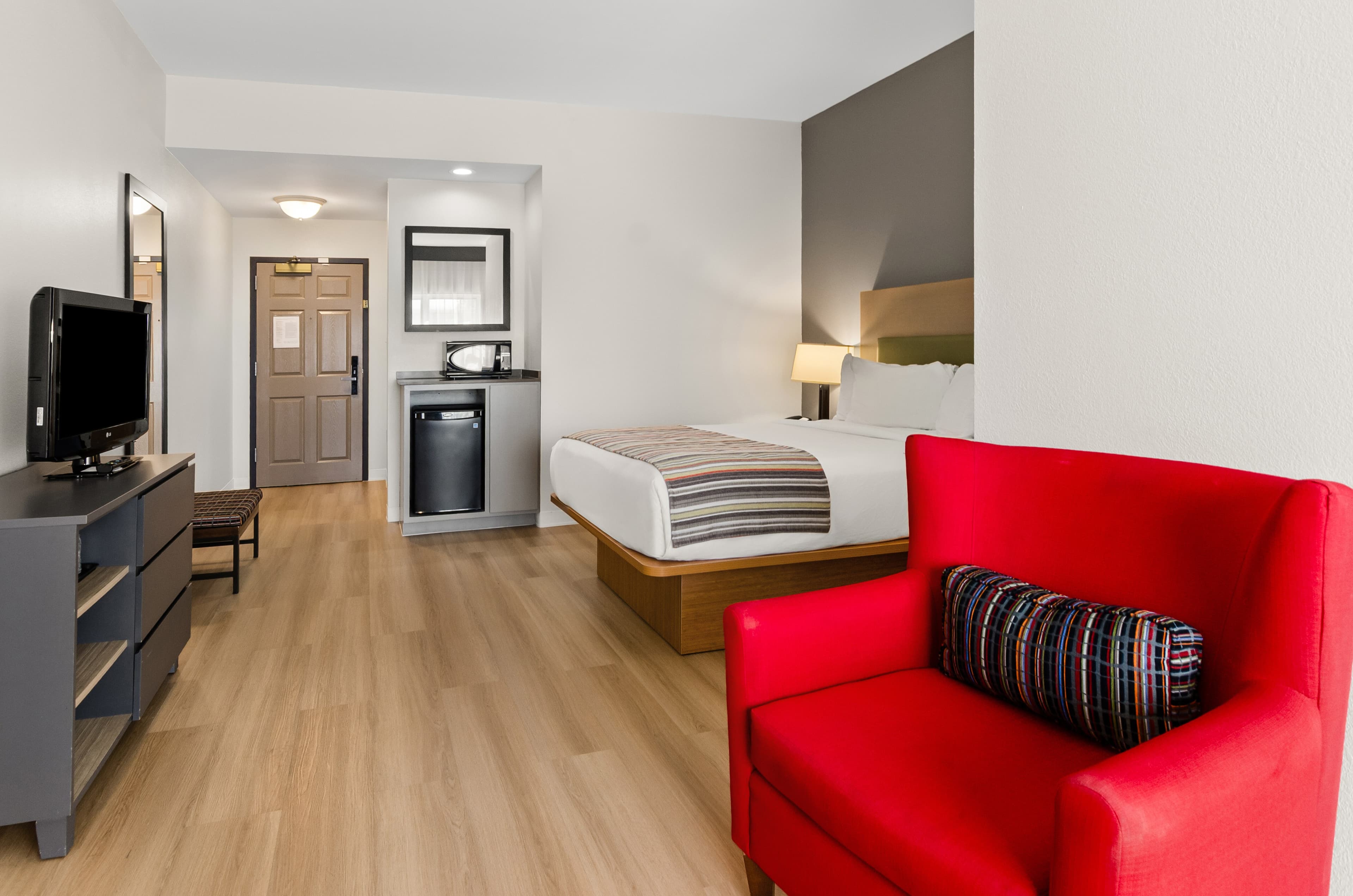 Country Inn & Suites by Radisson, Roanoke, VA — 16