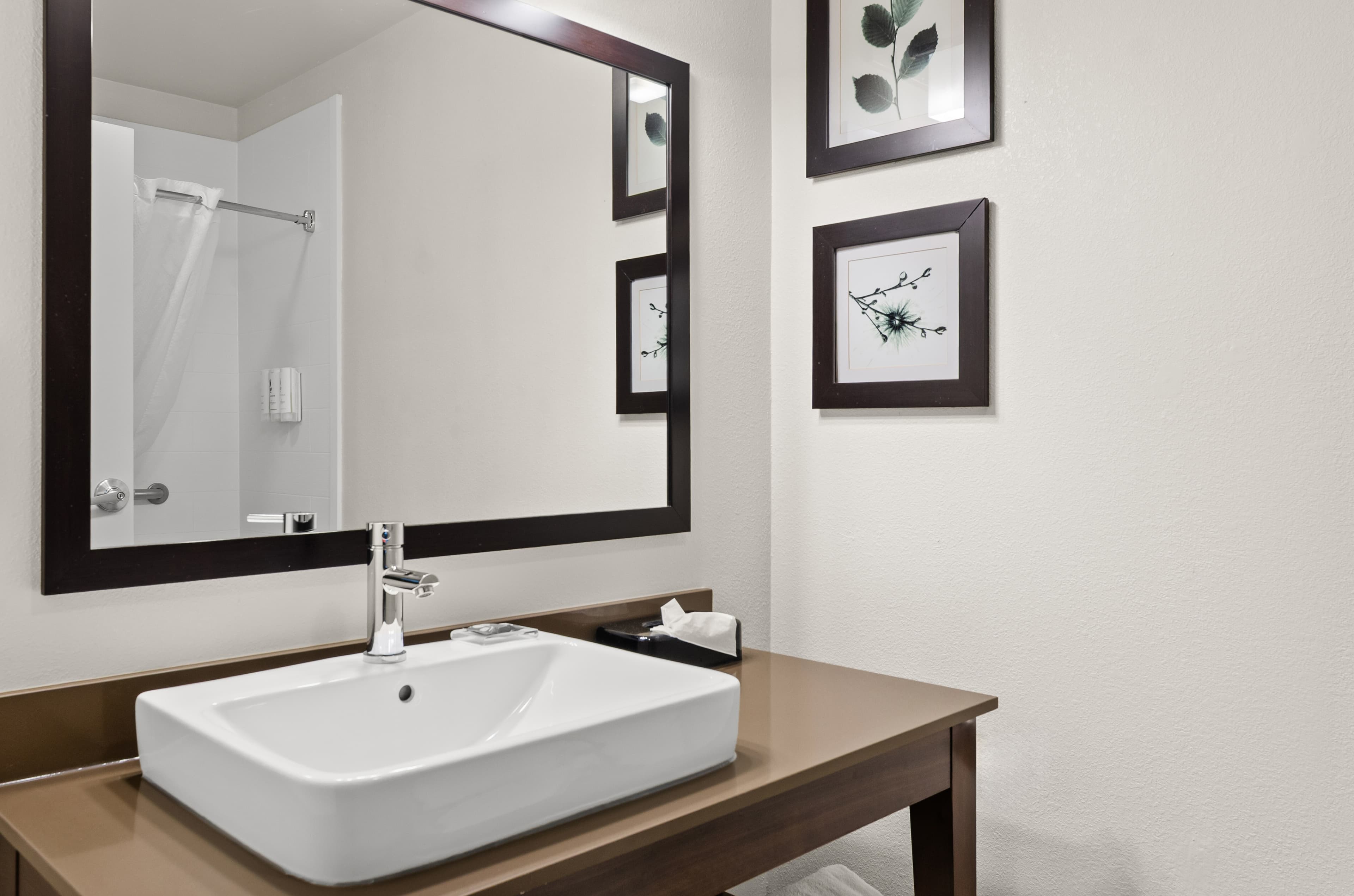 Country Inn & Suites by Radisson, Roanoke, VA — 5