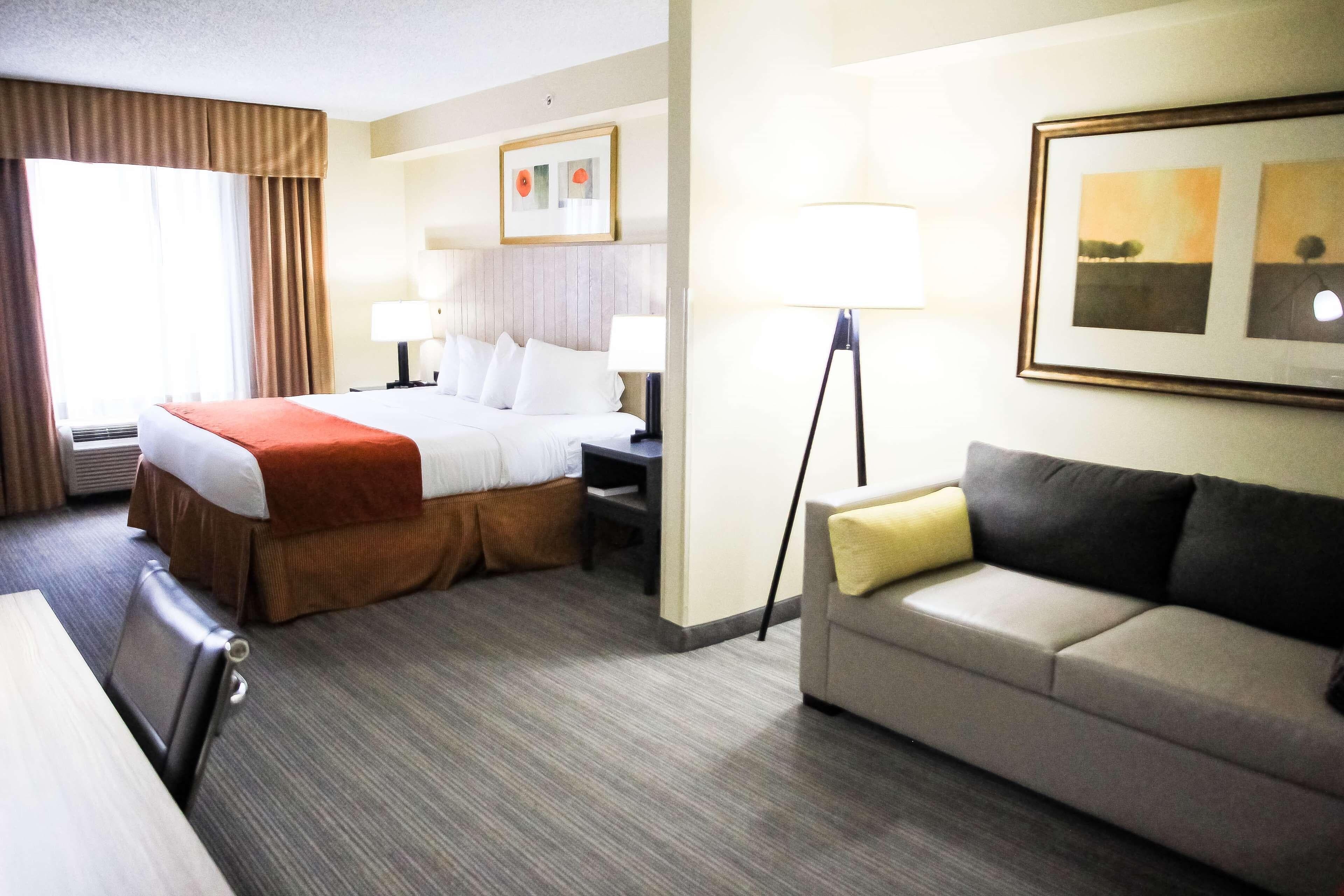 Country Inn & Suites by Radisson, Chester, VA - Image 5