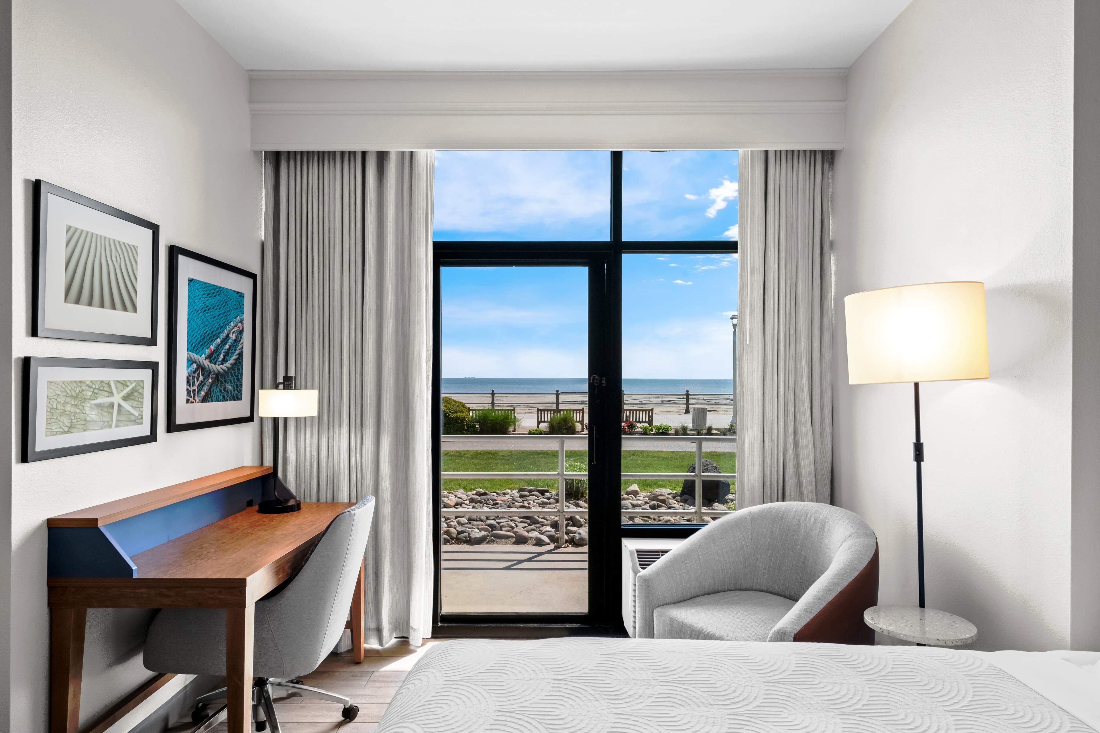 Country Inn & Suites by Radisson, Virginia Beach (Oceanfront) - Image 2