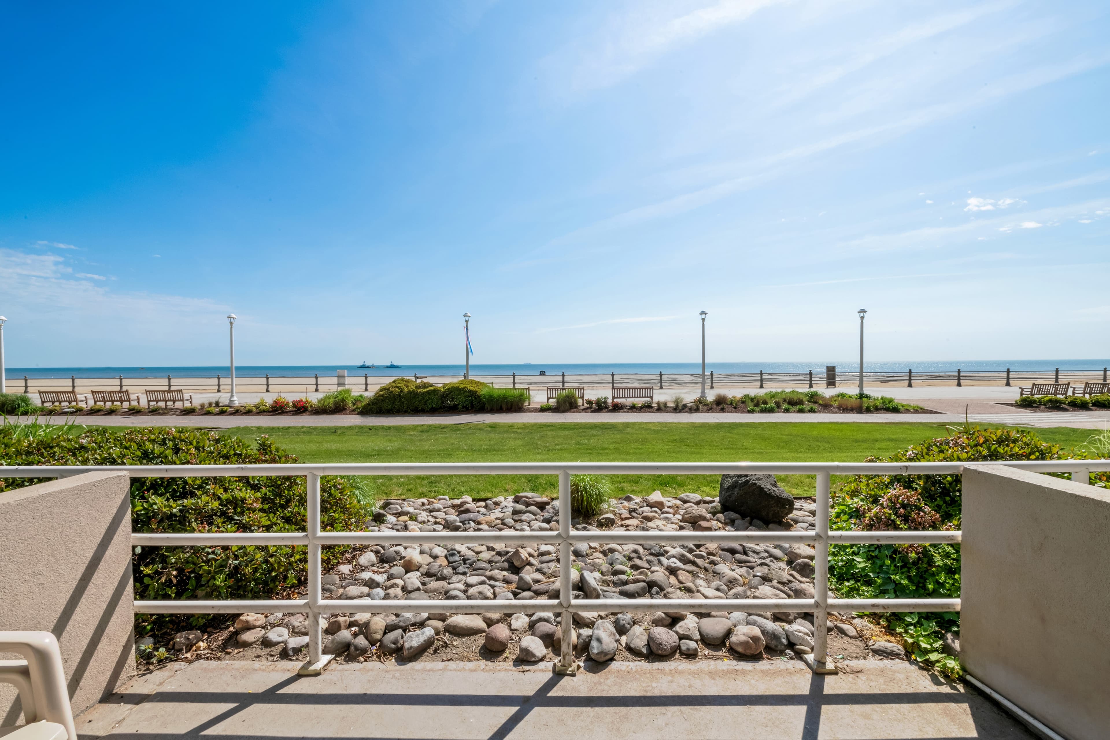 Country Inn & Suites by Radisson, Virginia Beach (Oceanfront) - Image 3
