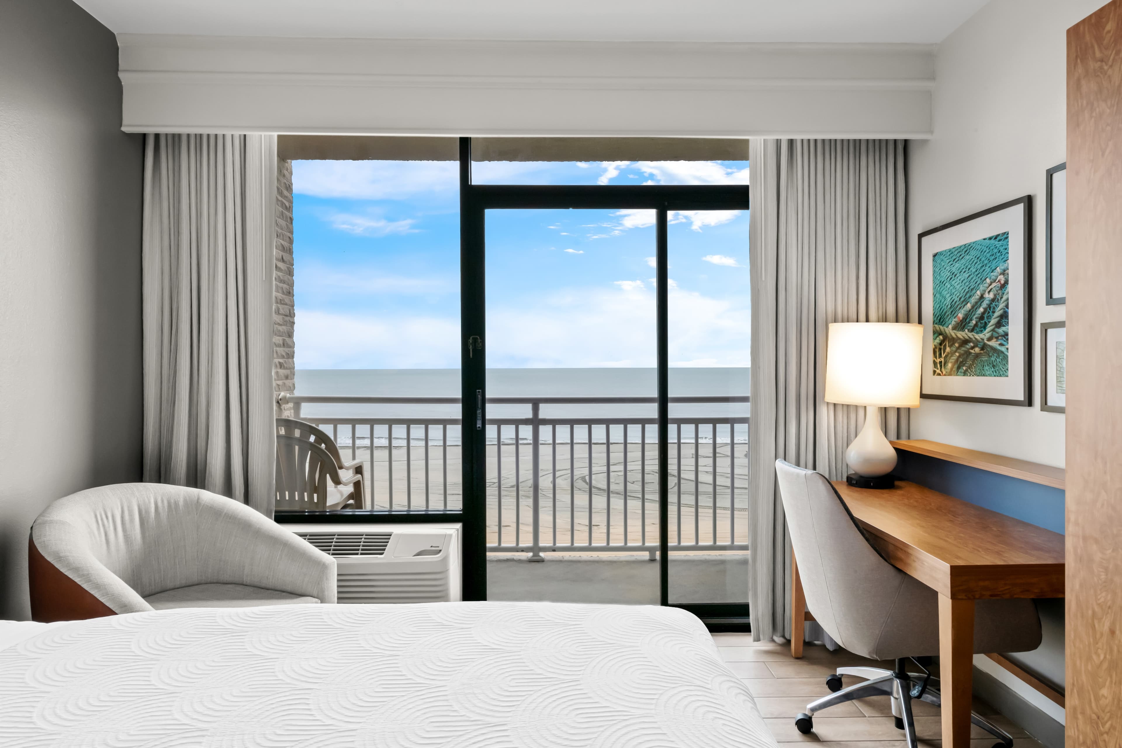 Country Inn & Suites by Radisson, Virginia Beach (Oceanfront) — 35