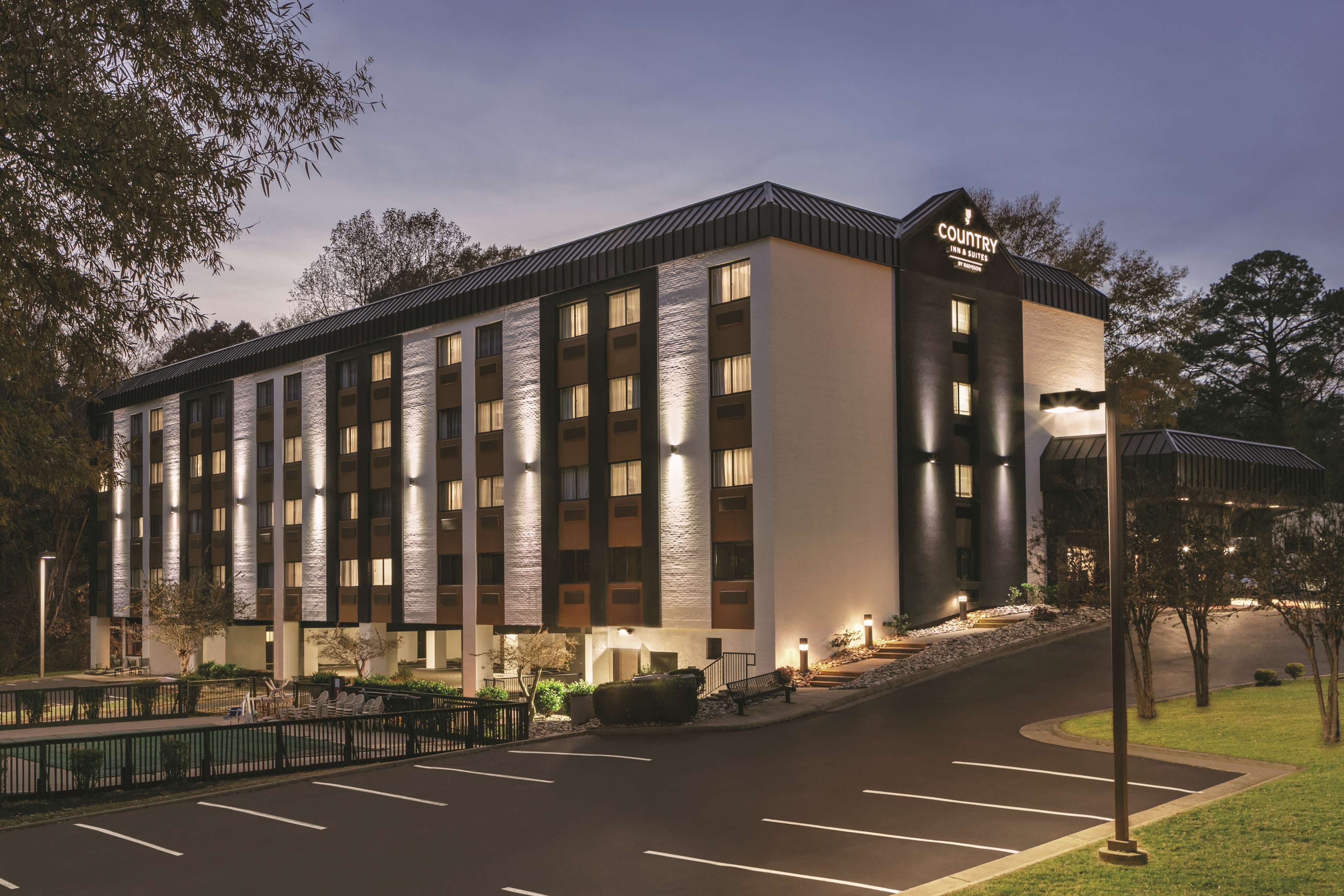 Country Inn & Suites by Radisson, Williamsburg East (Busch Gardens), VA - Image 1