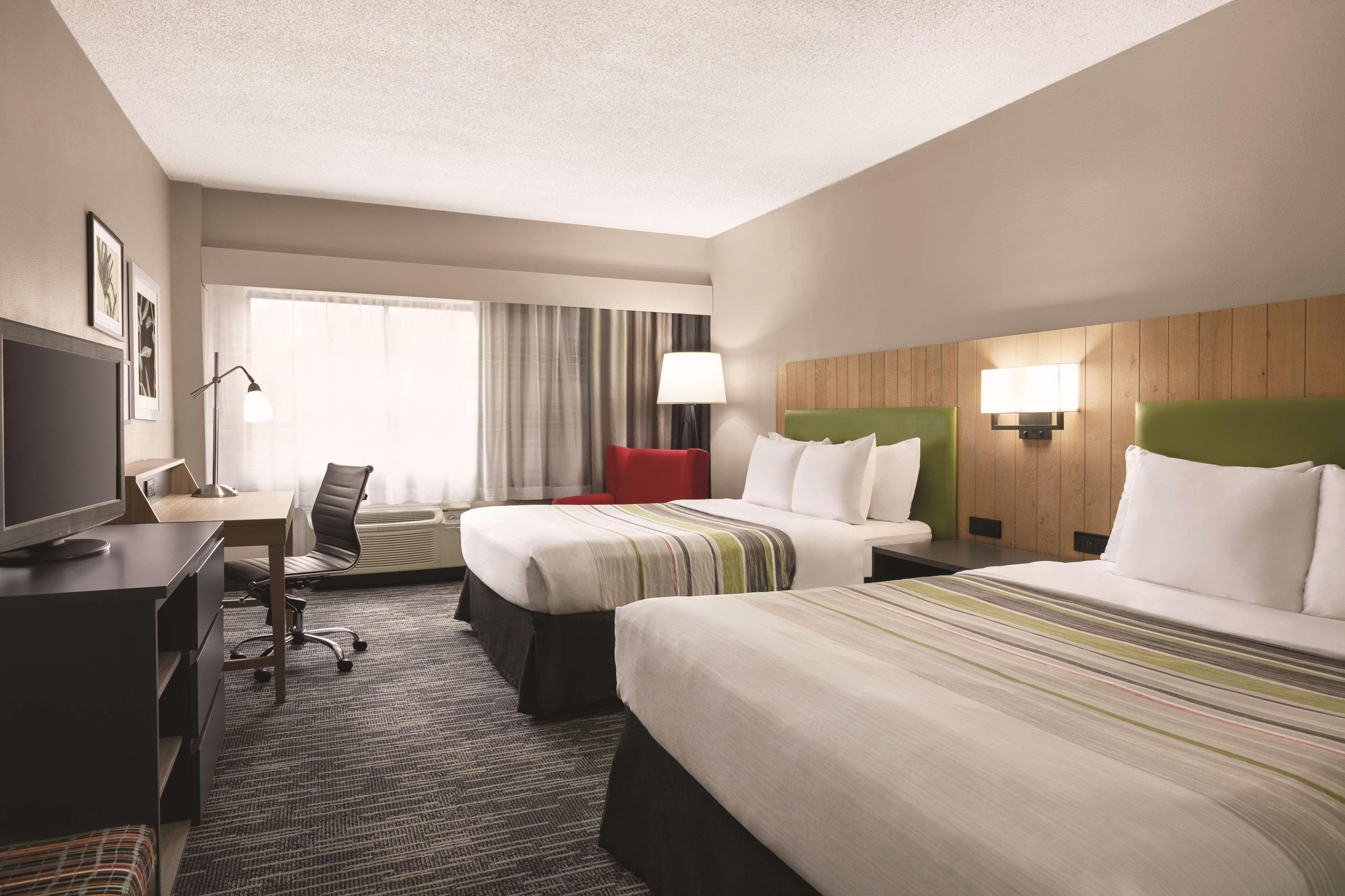 Country Inn & Suites by Radisson, Williamsburg East (Busch Gardens), VA - Image 3