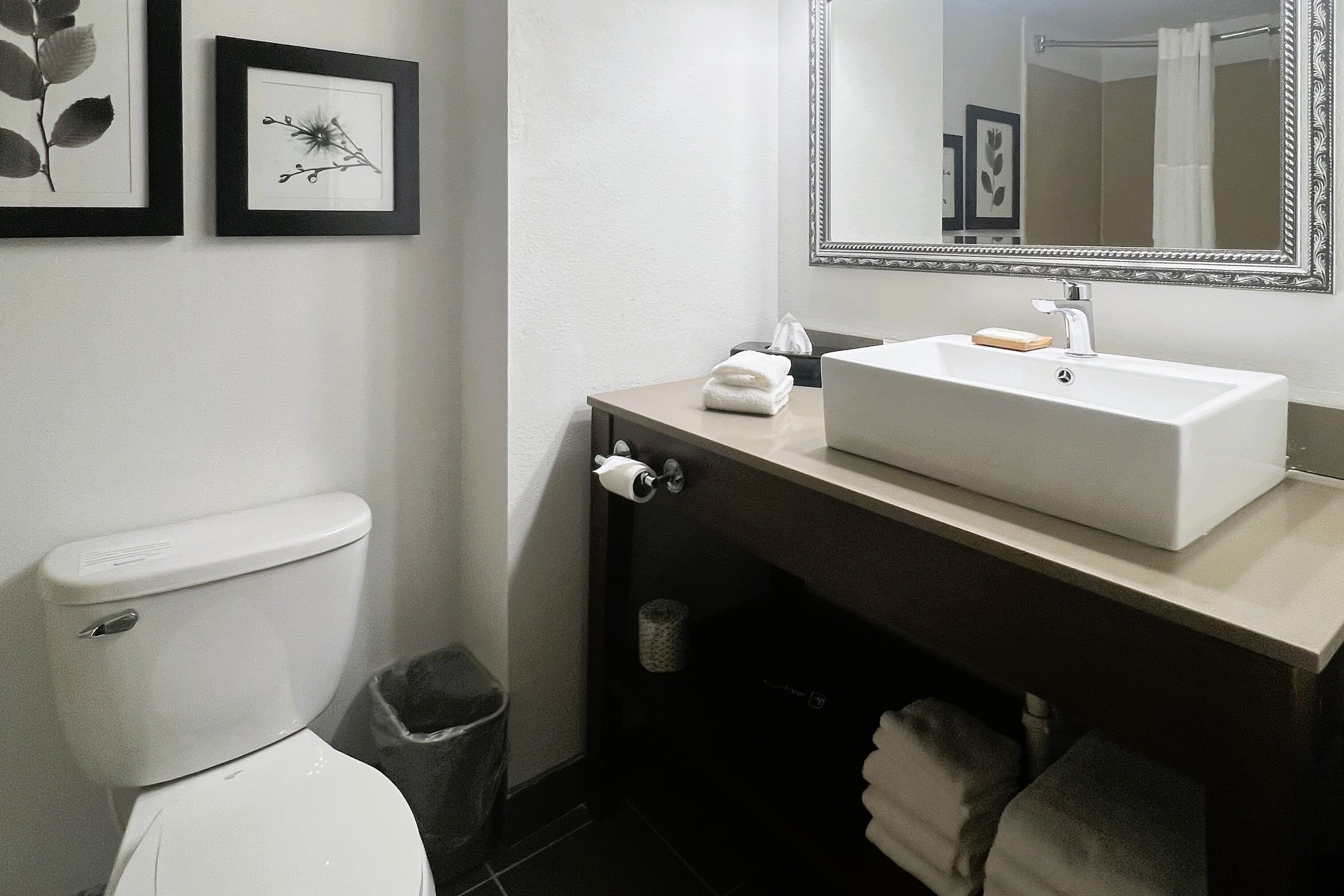 Country Inn & Suites by Radisson, Wytheville, VA — 7