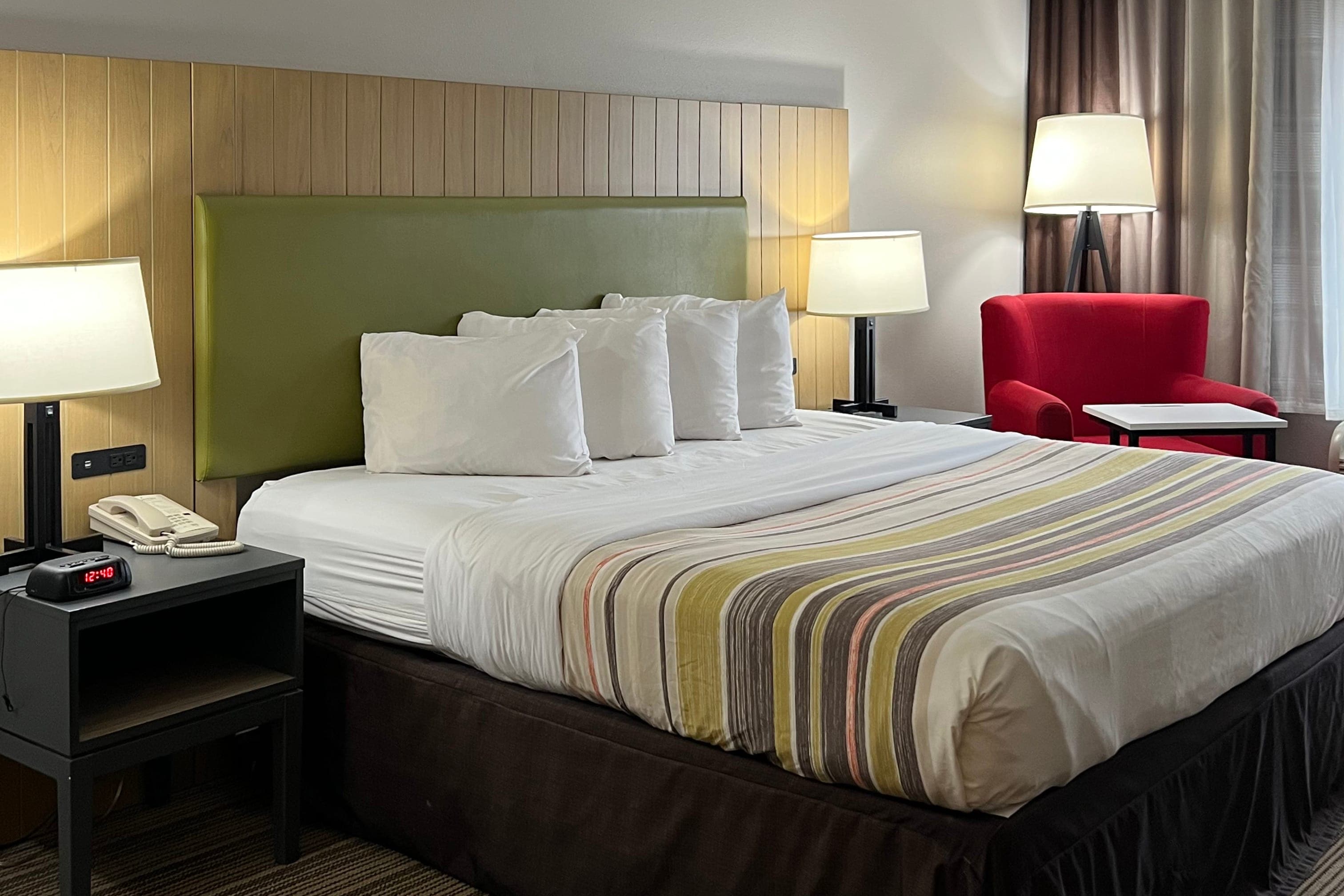 Country Inn & Suites by Radisson, Wytheville, VA — 9