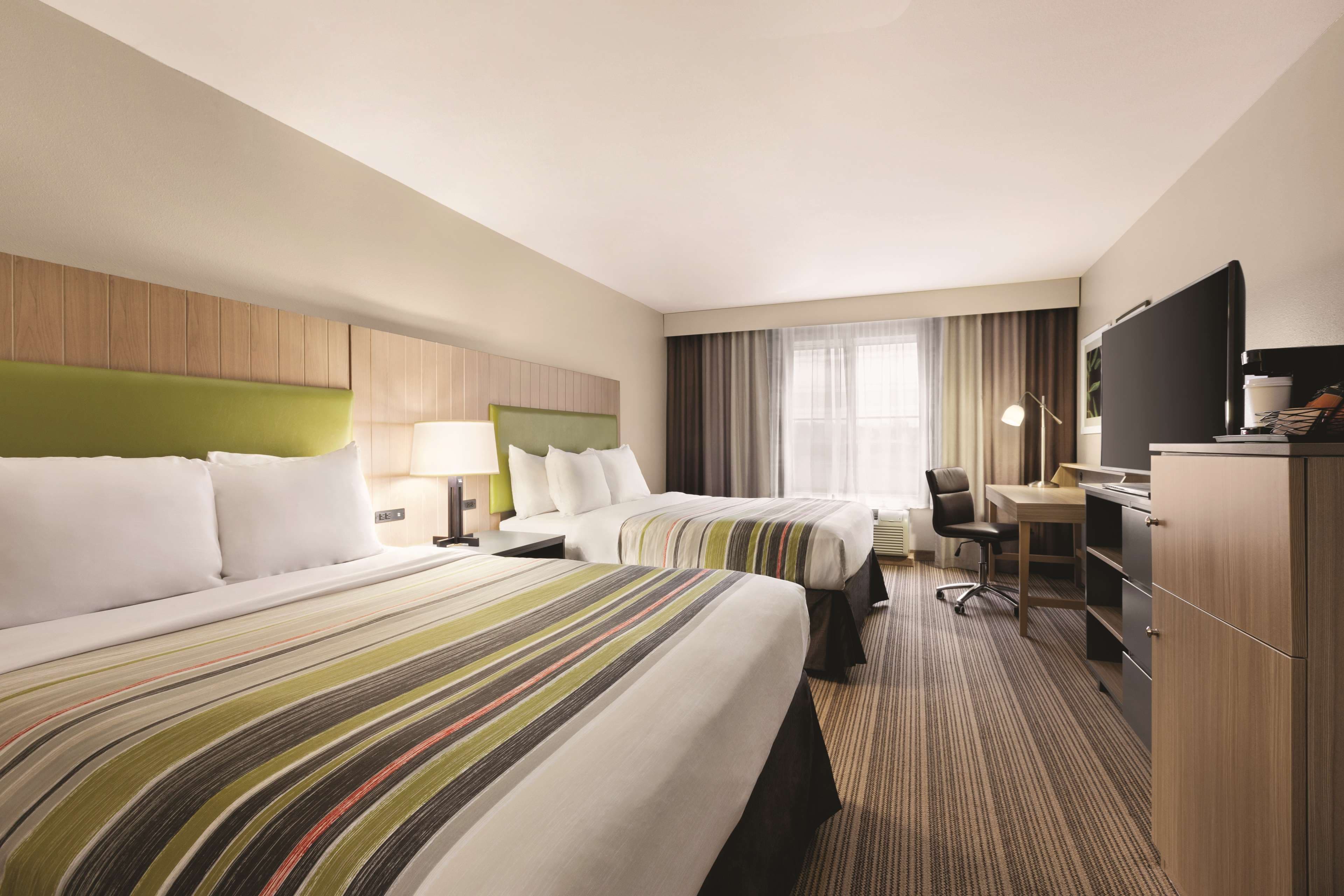 Country Inn & Suites by Radisson, Wytheville, VA — 17