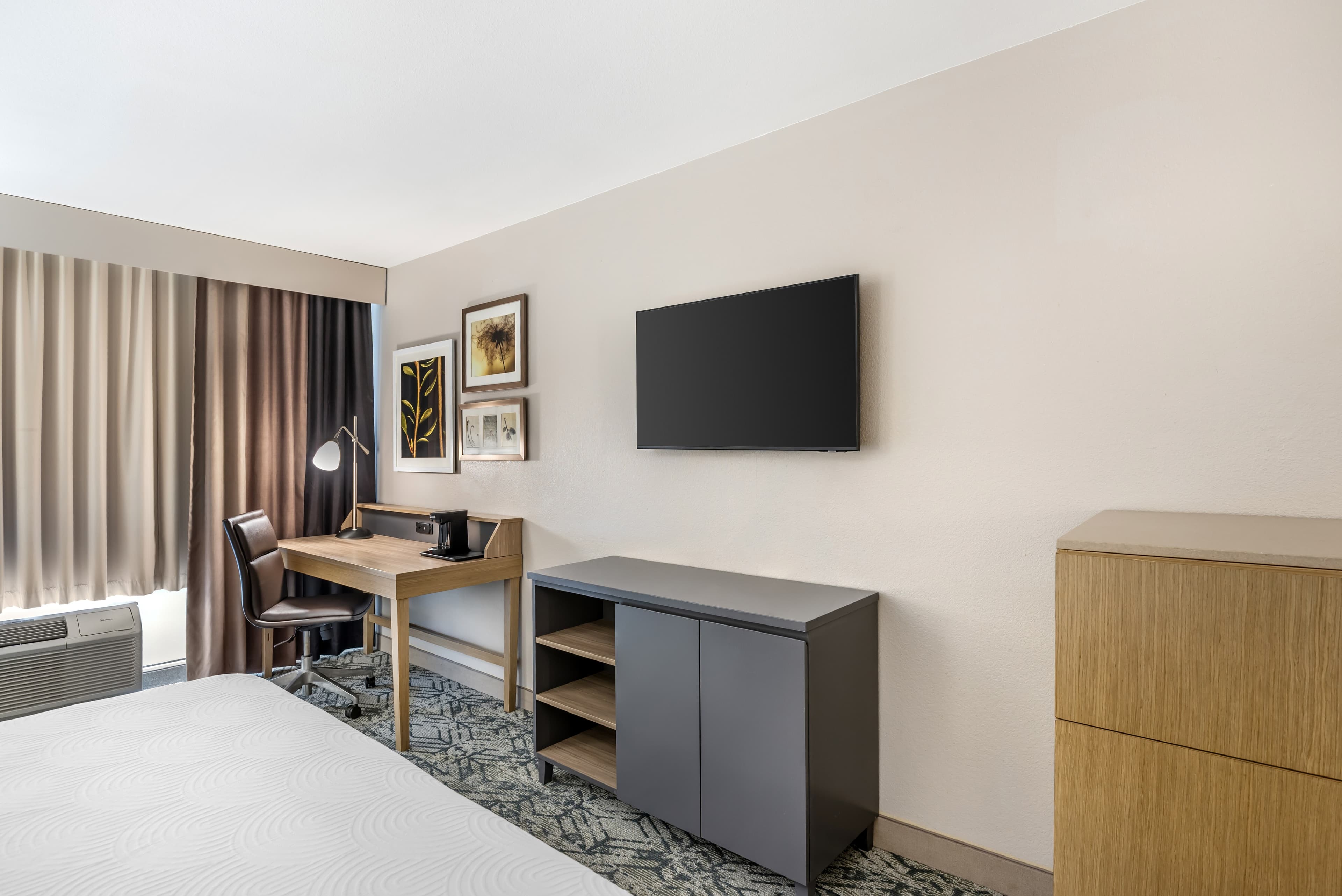 Country Inn & Suites by Radisson, Petersburg, VA - Image 3