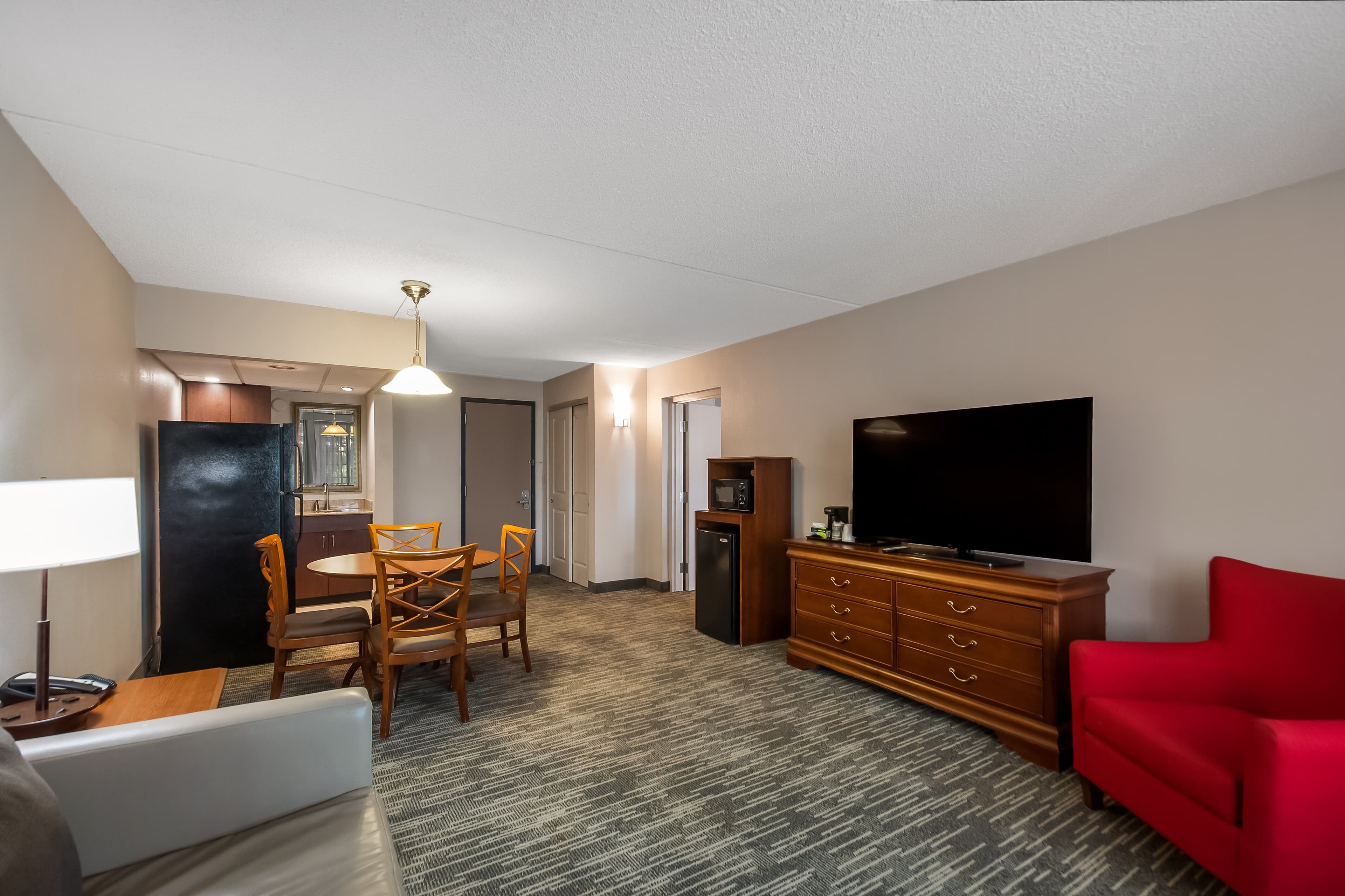 Country Inn & Suites by Radisson, Fredericksburg South (I-95), VA - Image 3