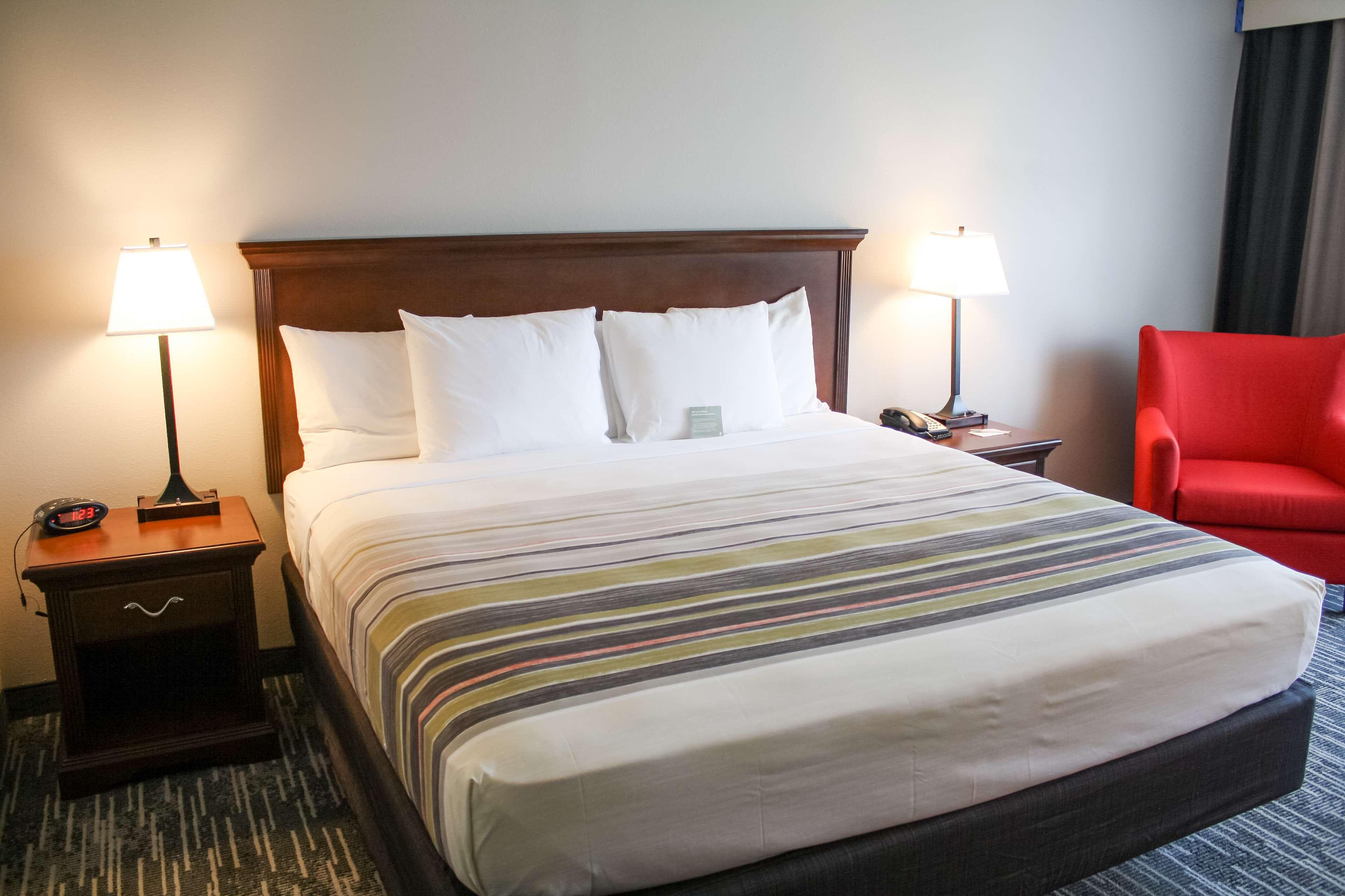 Country Inn & Suites by Radisson, Washington Dulles International Airport, VA - Image 3