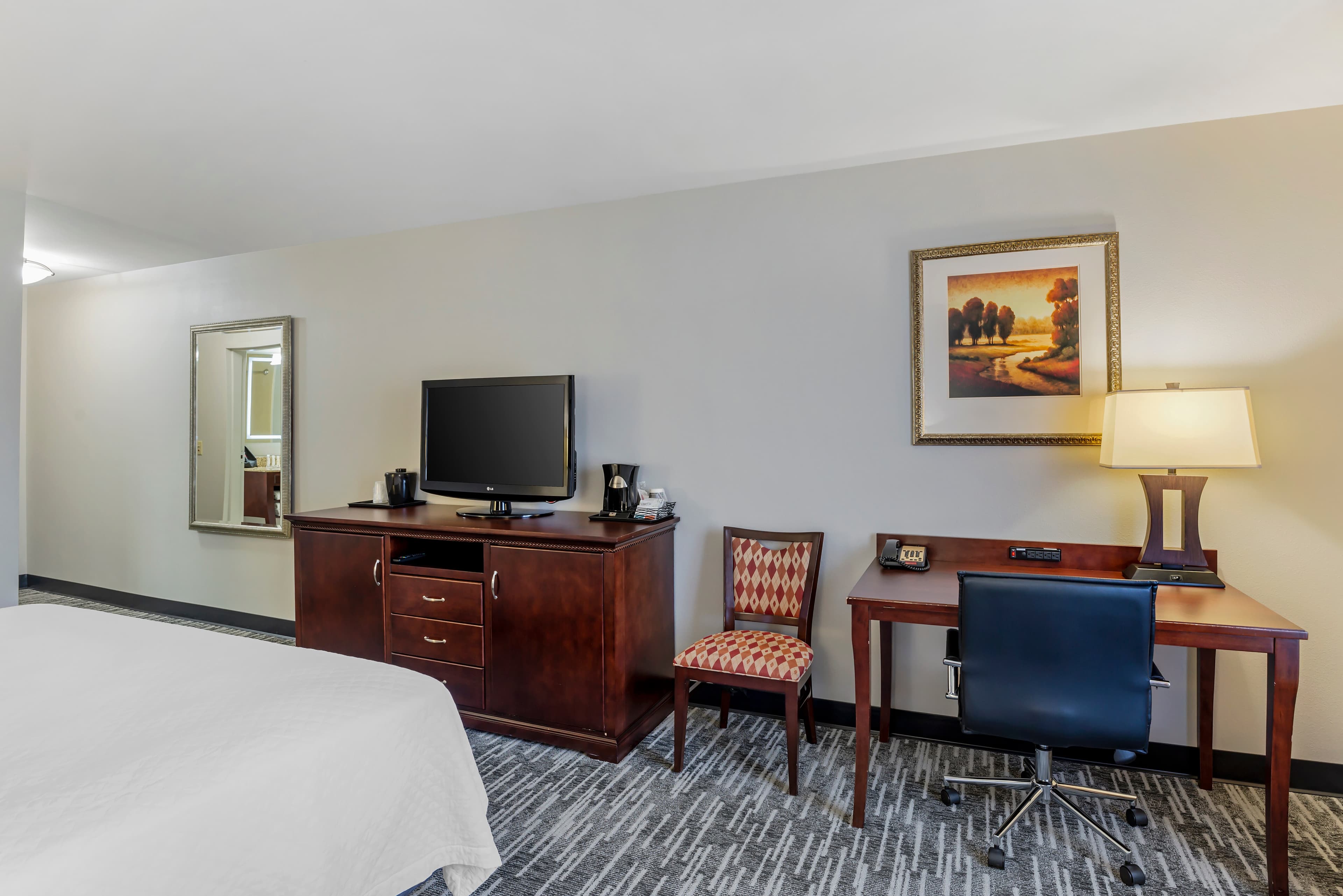 Country Inn & Suites by Radisson, Ashland - Hanover, VA - Image 3