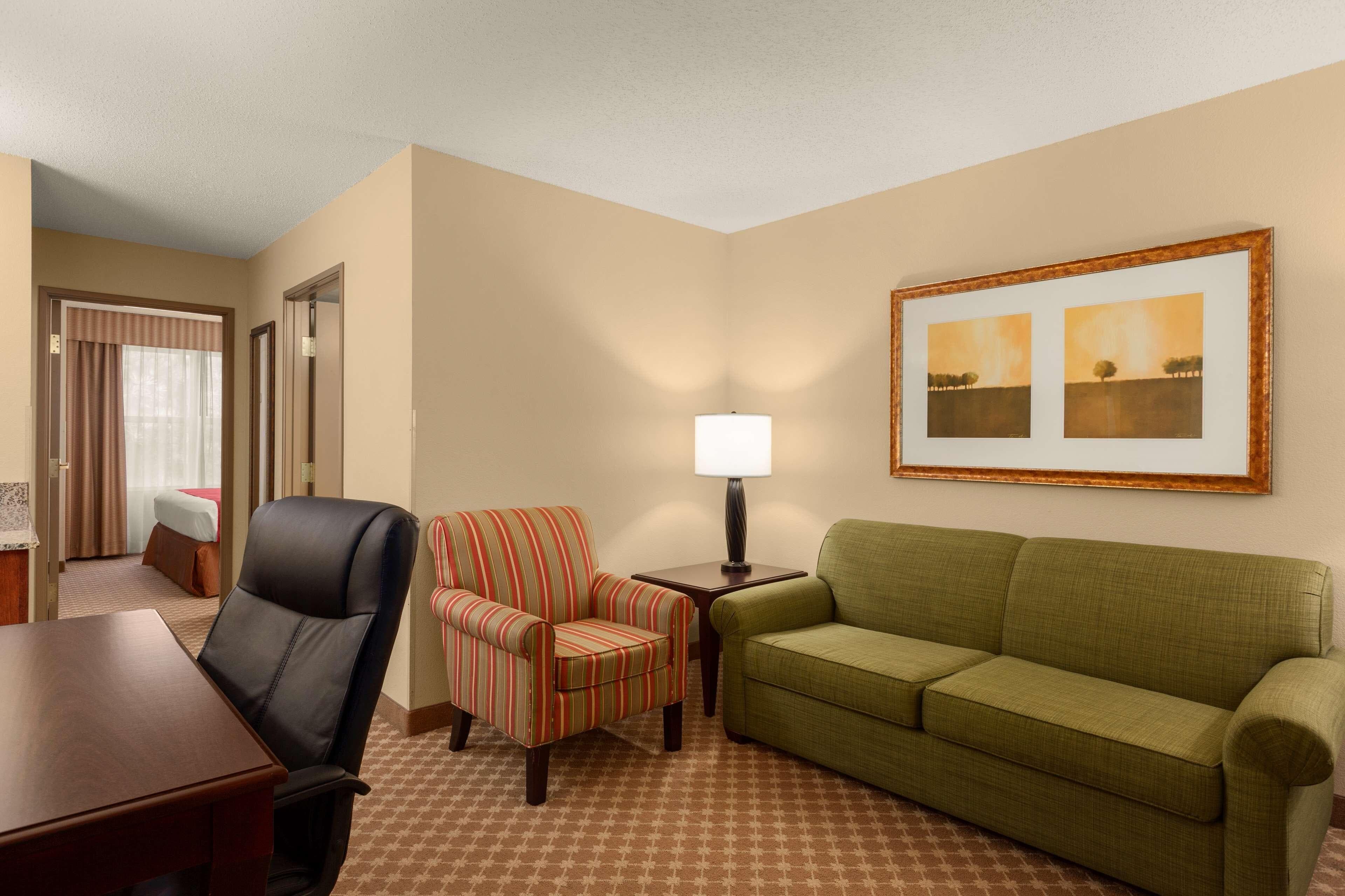 Country Inn & Suites by Radisson, Doswell (Kings Dominion), VA — 10
