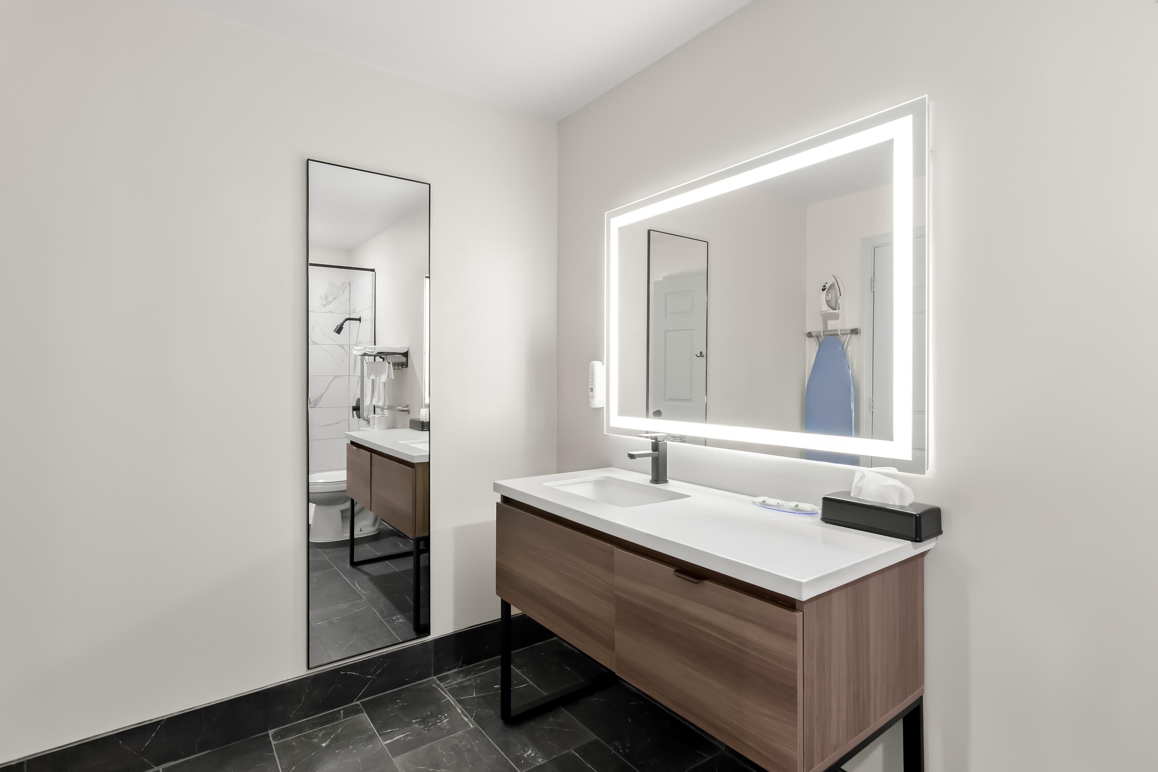 Quality Inn & Suites - Image 3
