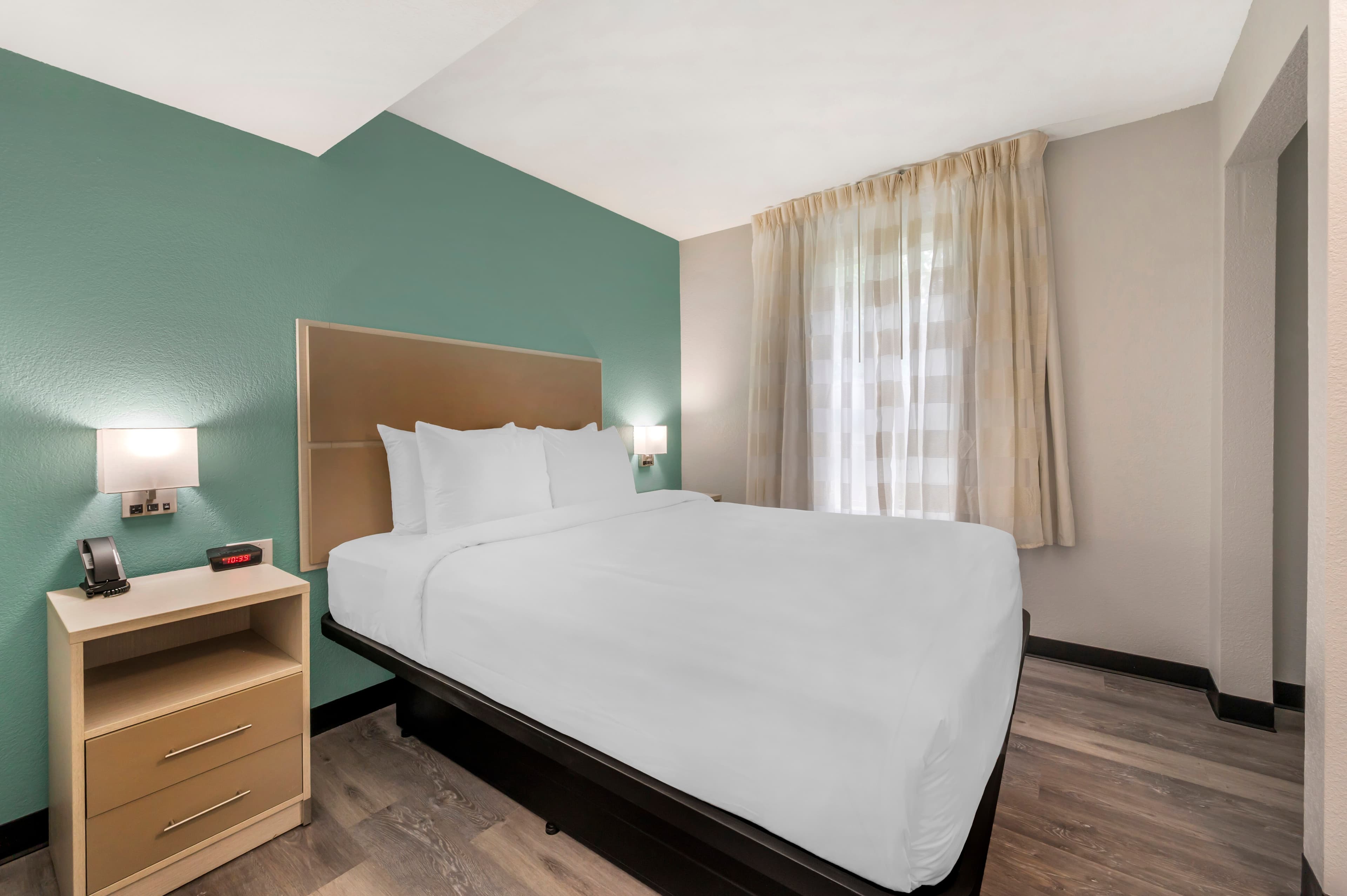 MainStay Suites Sterling near Dulles Town Center — 11