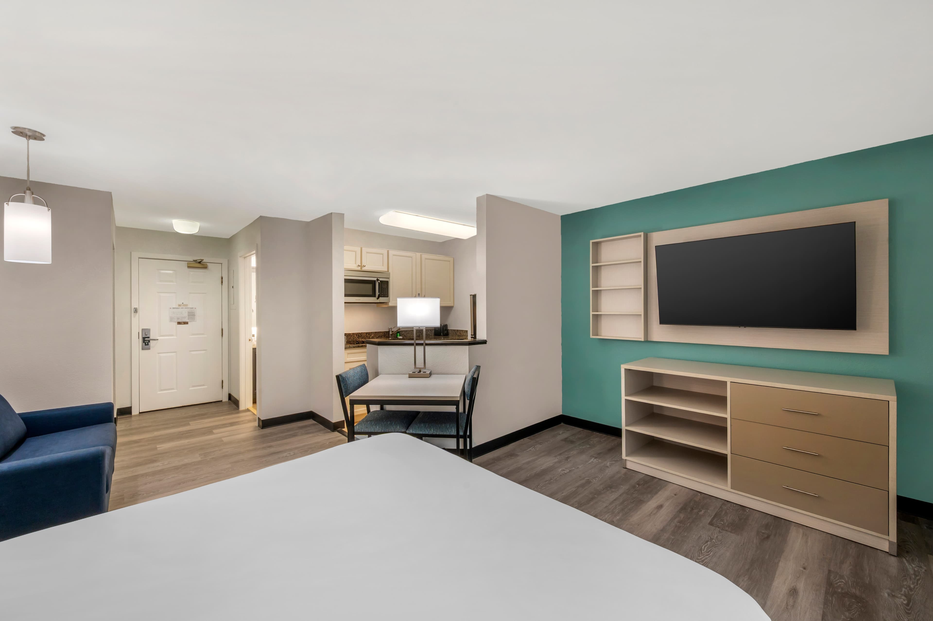 MainStay Suites Sterling near Dulles Town Center — 17