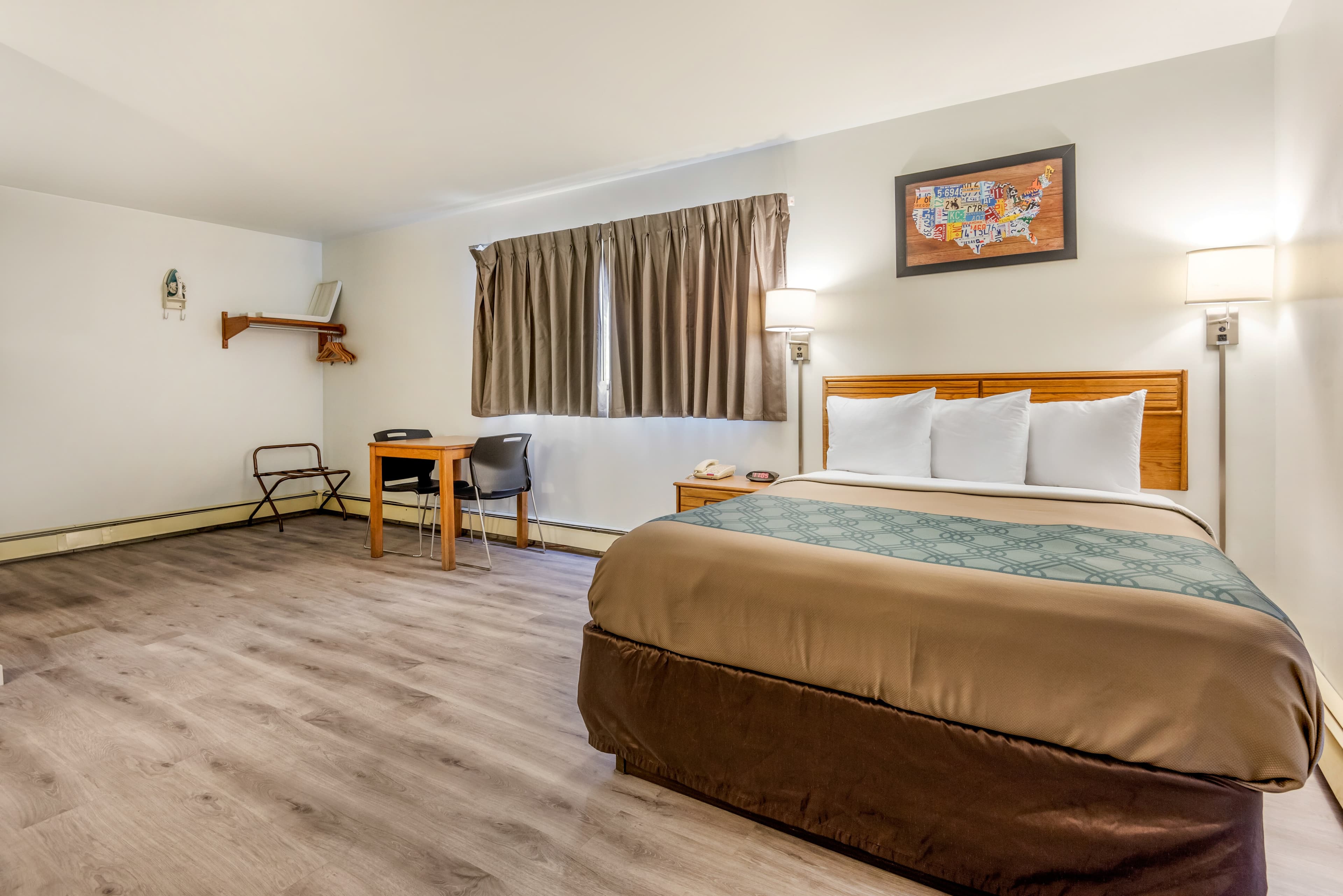 Econo Lodge Saint Albans — 7