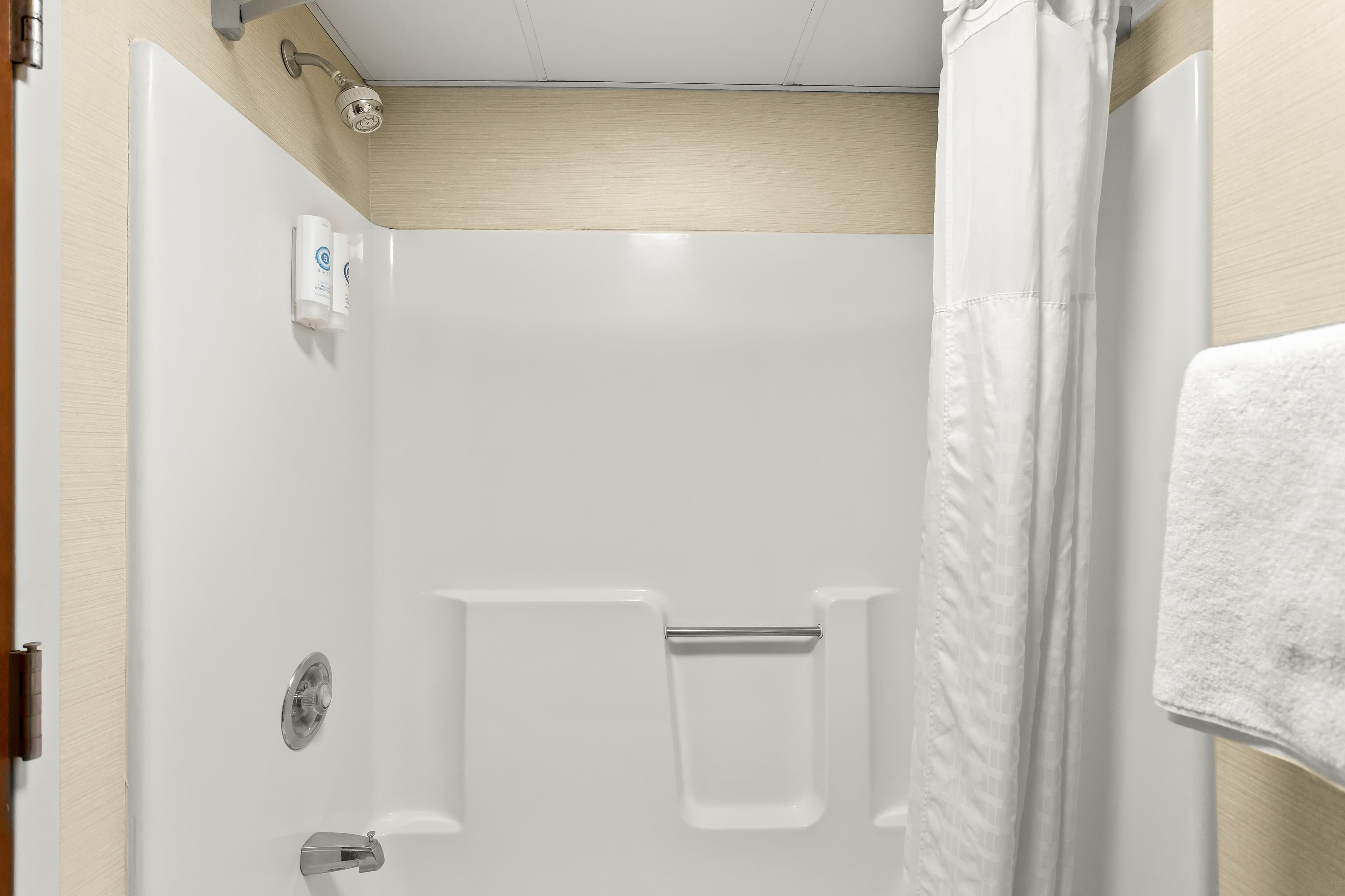 Comfort Inn White River Junction — 6