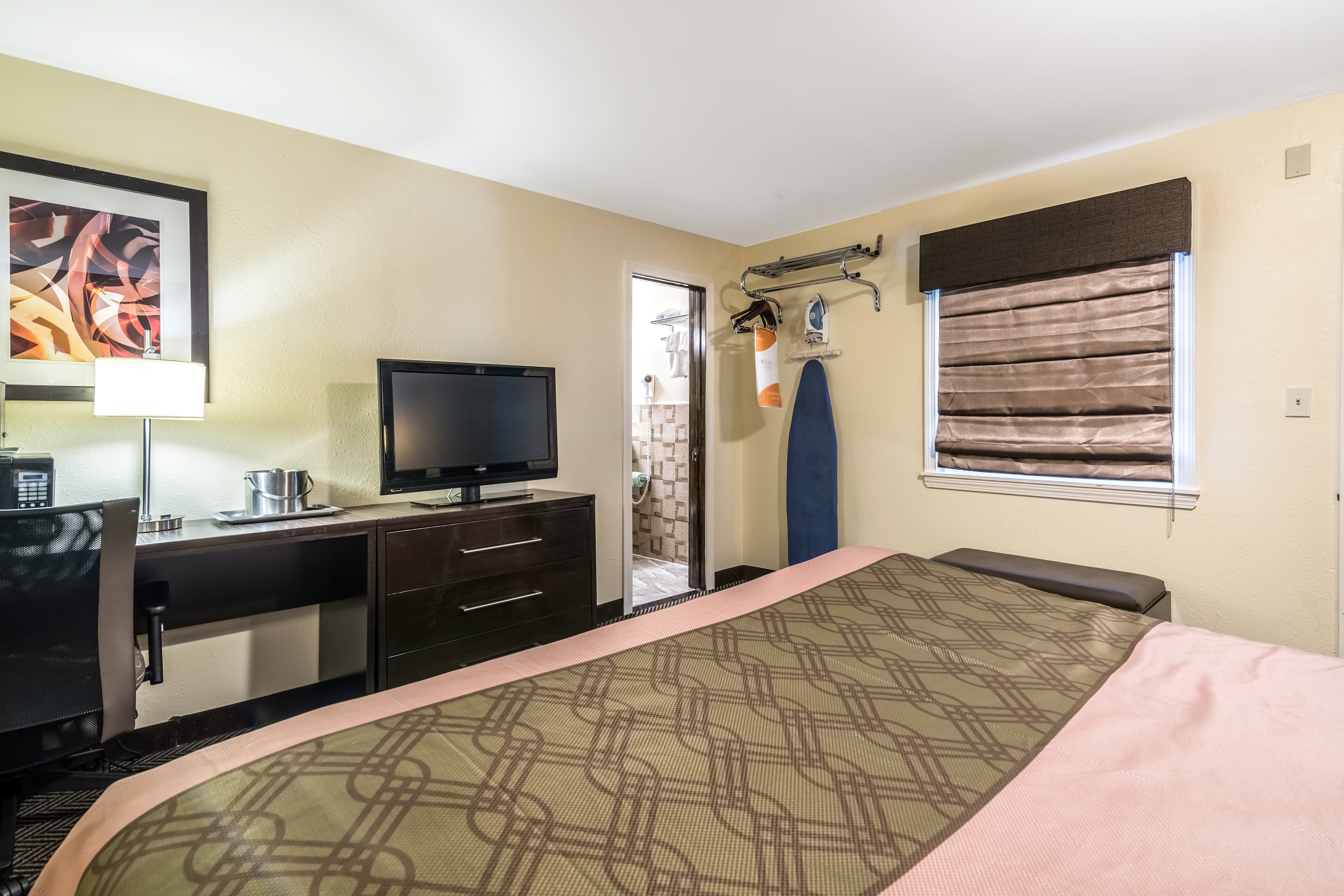Econo Lodge Rutland City near Hwy 7 — 7