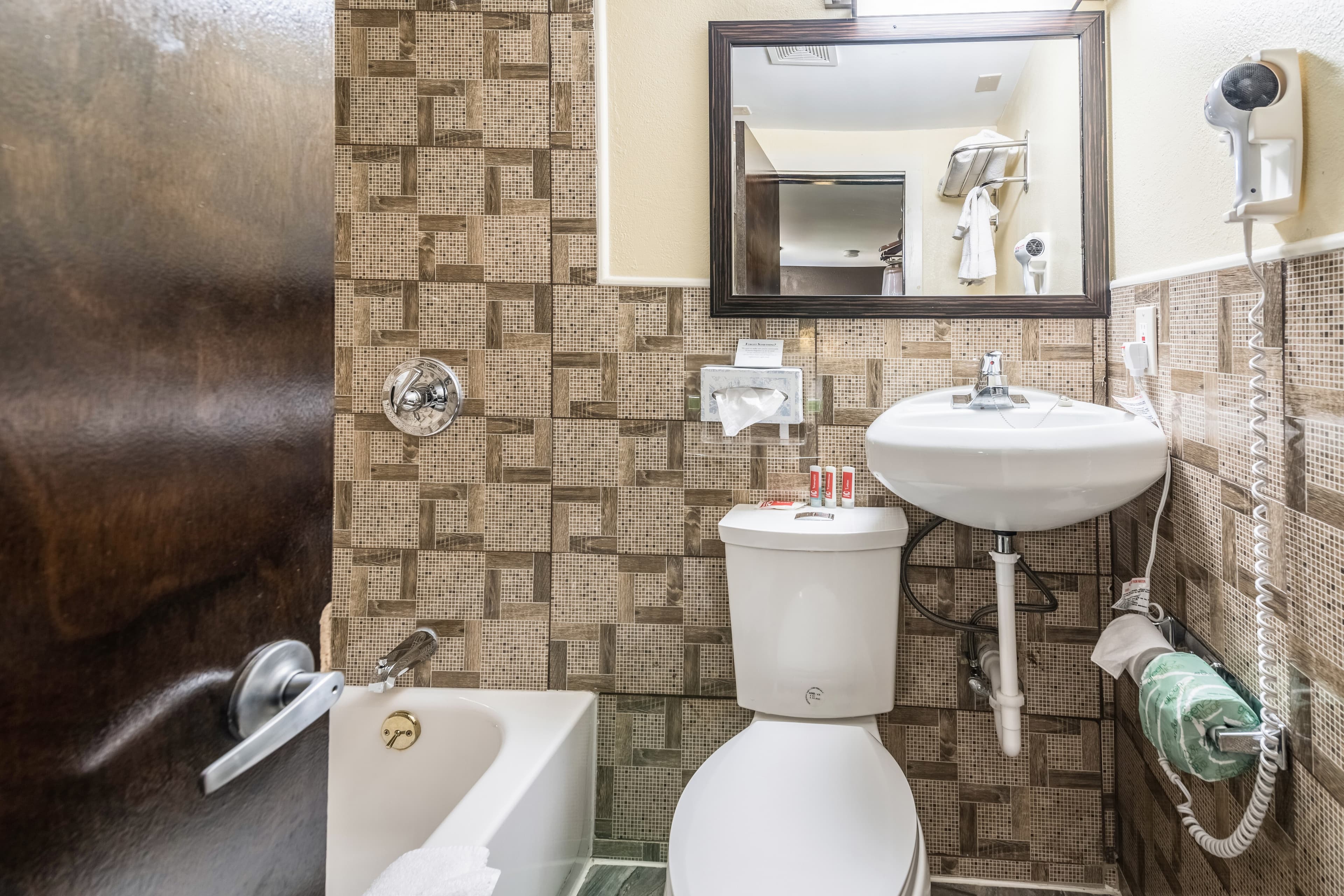 Econo Lodge Rutland City near Hwy 7 — 8