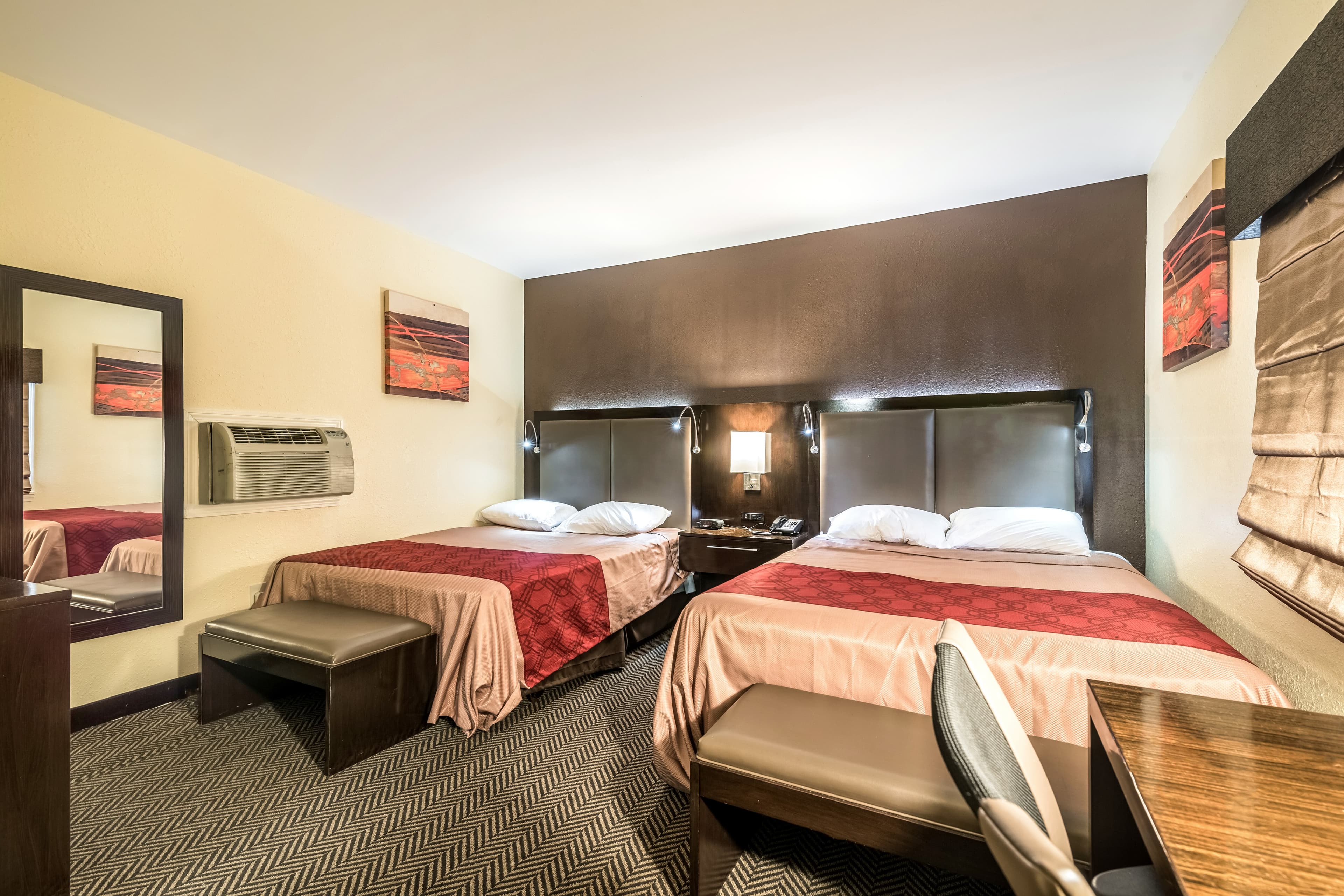 Econo Lodge Rutland City near Hwy 7 — 12