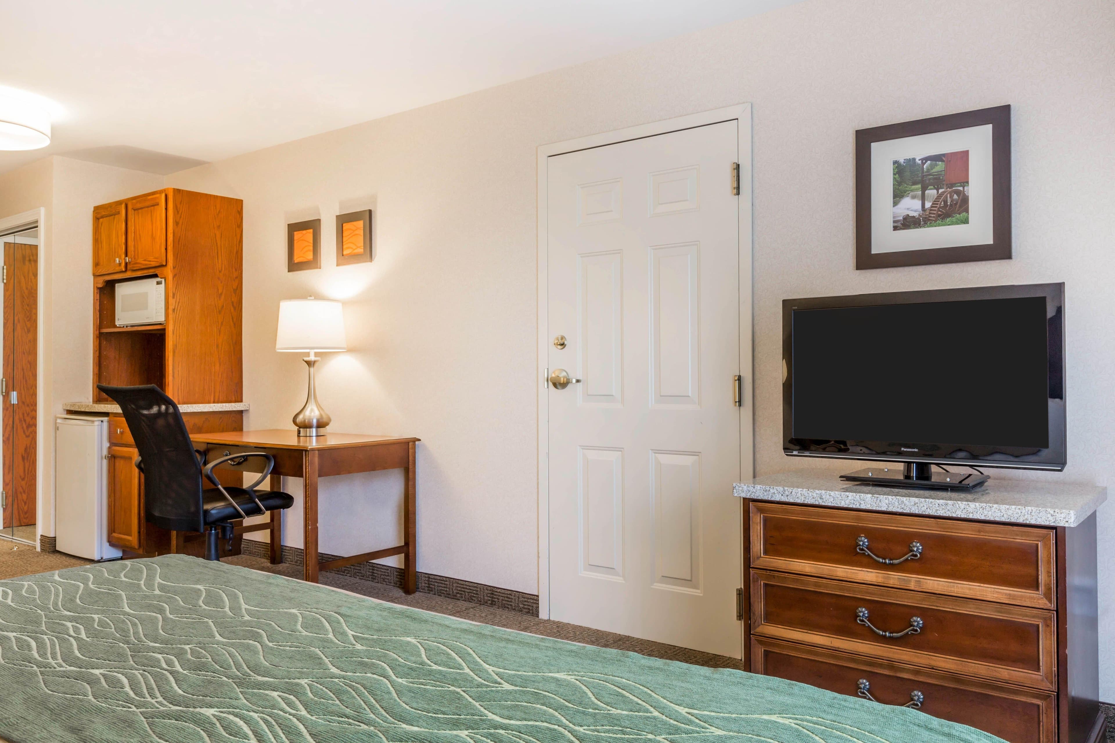 Comfort Inn & Suites South Burlington near University — 12
