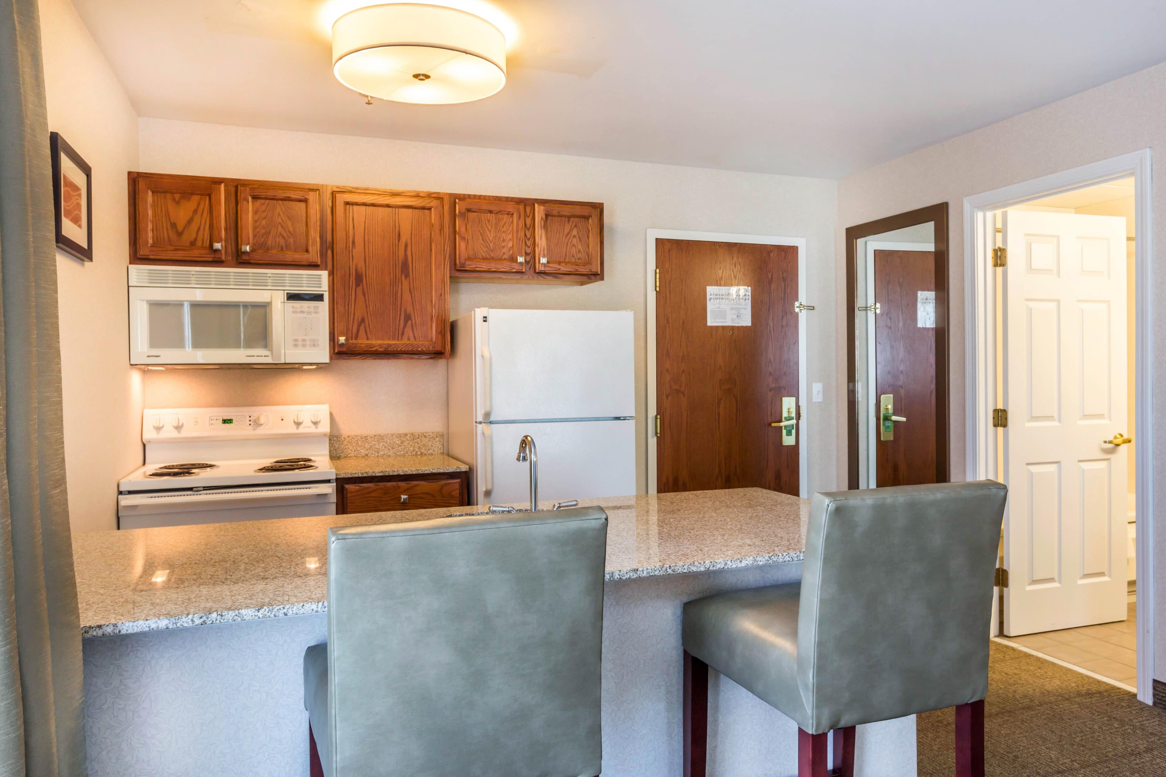 Comfort Inn & Suites South Burlington near University — 8