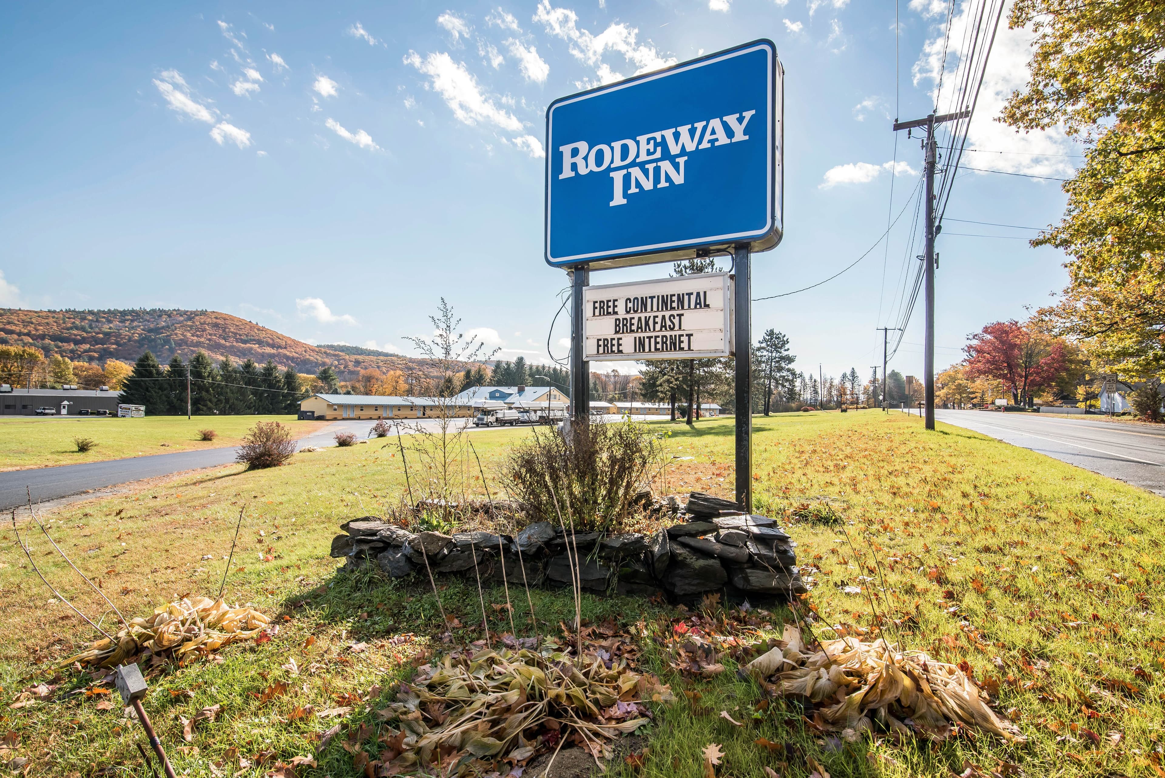 Rodeway Inn Bellows Falls - Image 1