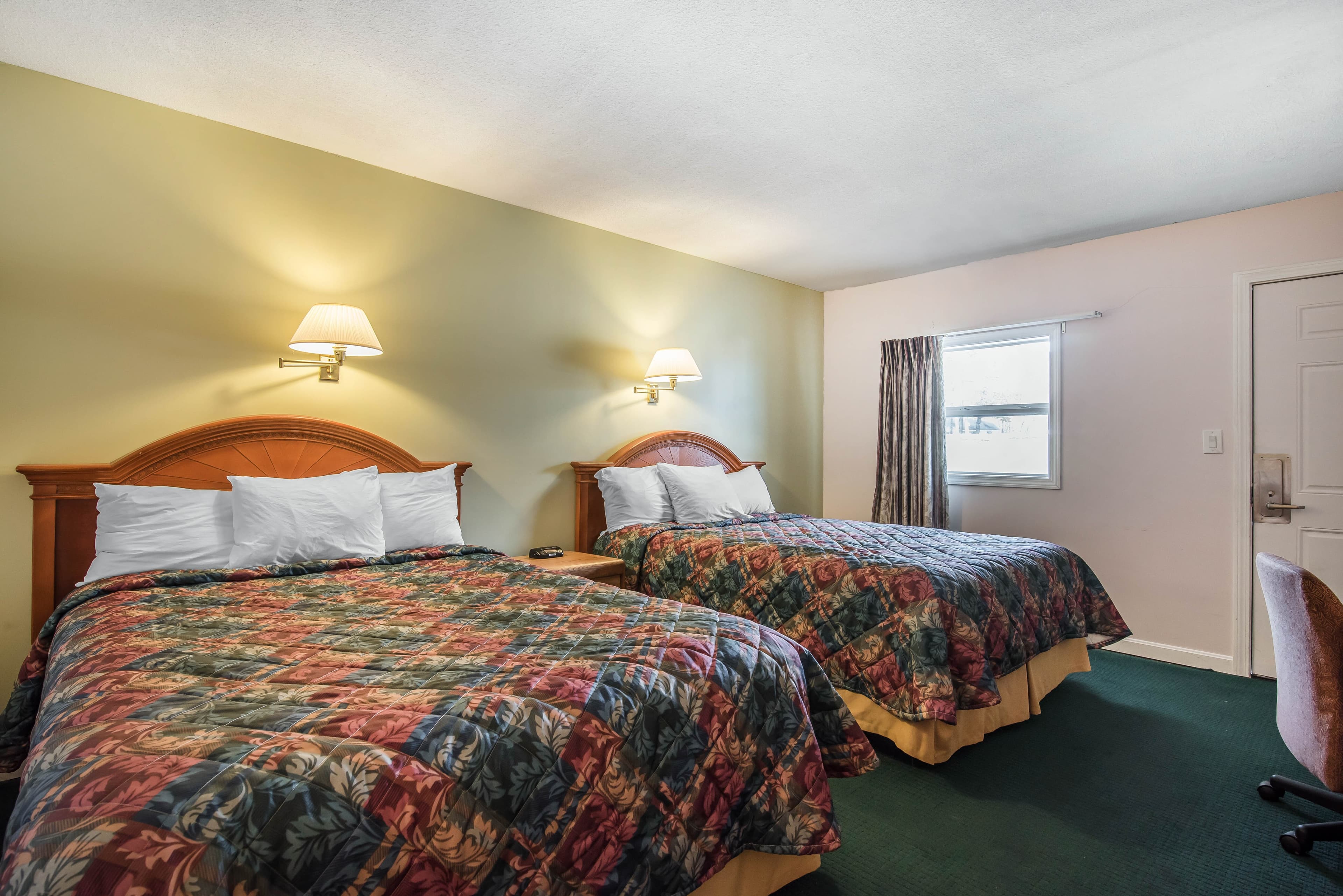 Rodeway Inn Bellows Falls — 8