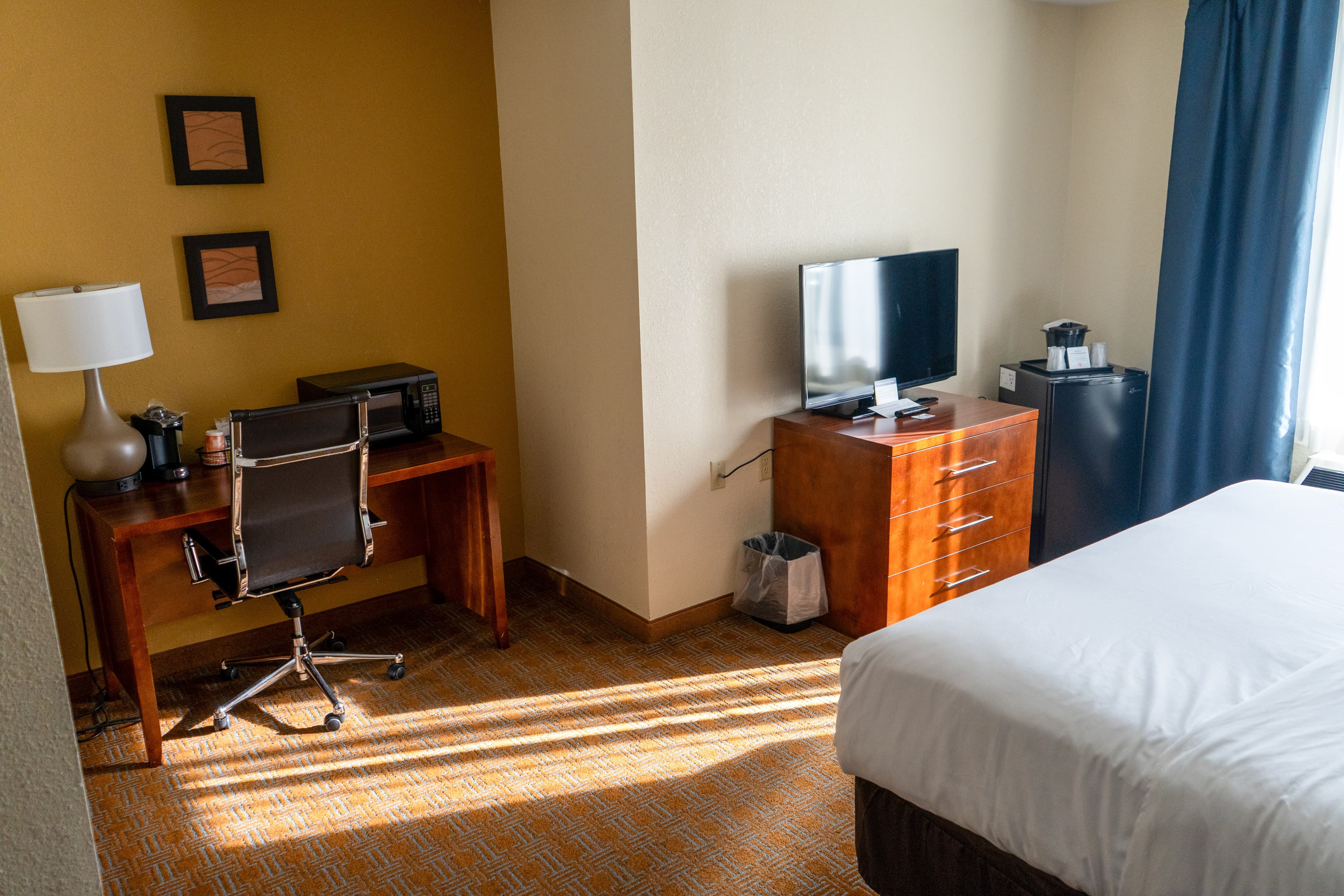 Comfort Inn & Suites Brattleboro I-91 - Image 2