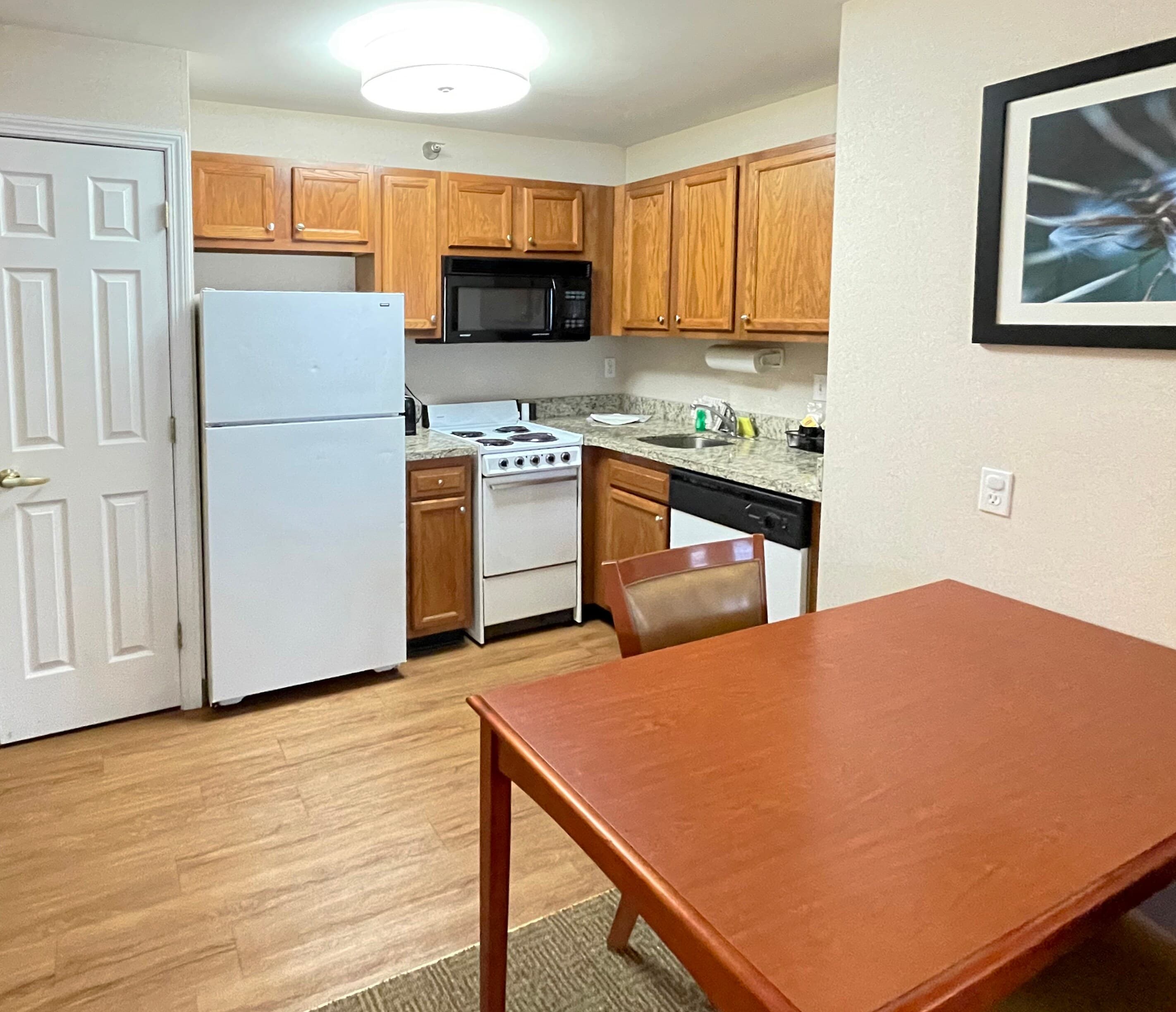 Smart Suites, an Ascend Collection Hotel — 6