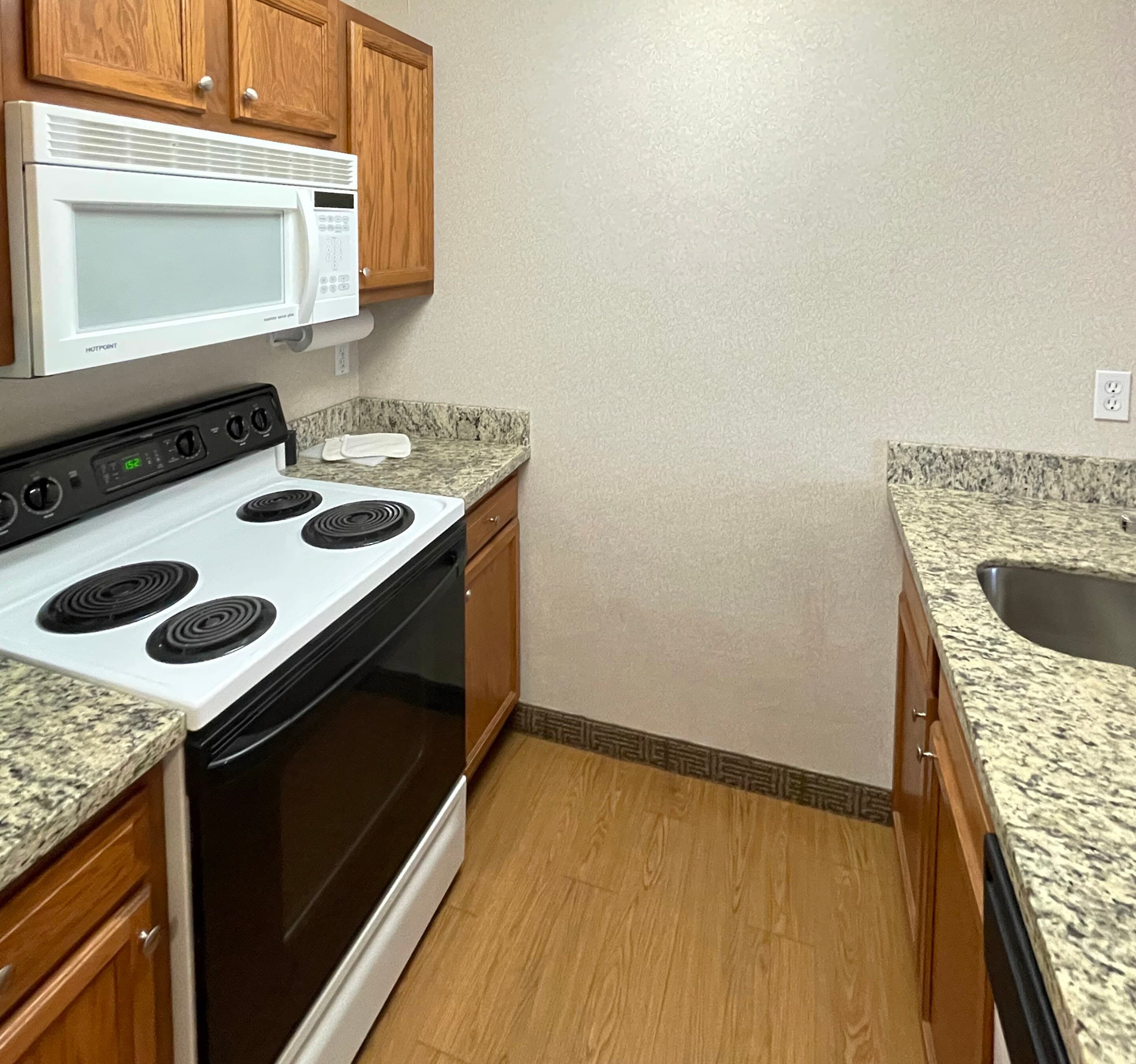 Smart Suites, an Ascend Collection Hotel — 17