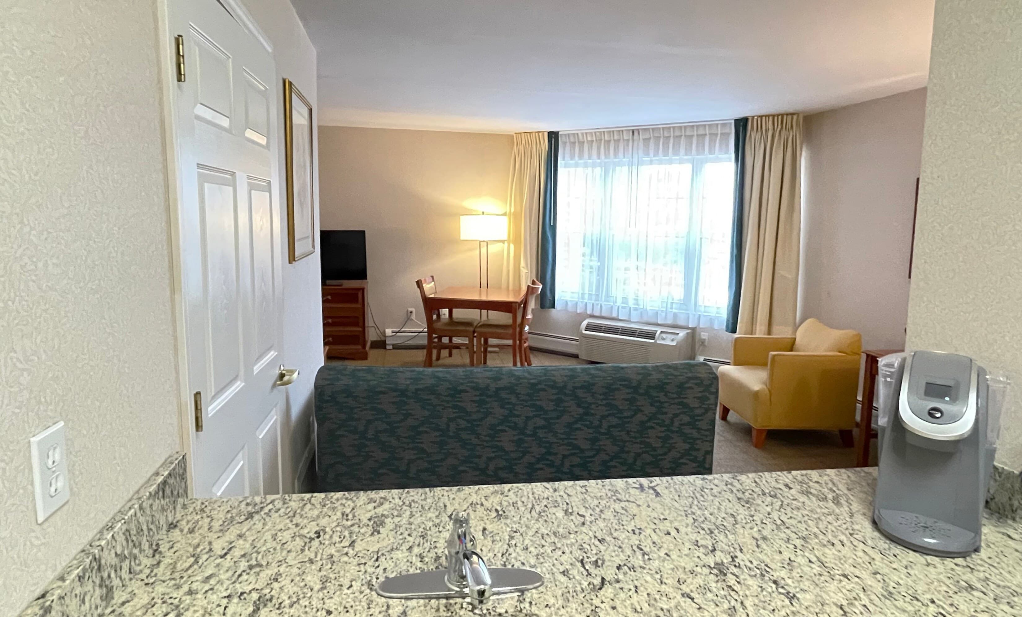 Smart Suites, an Ascend Collection Hotel — 18