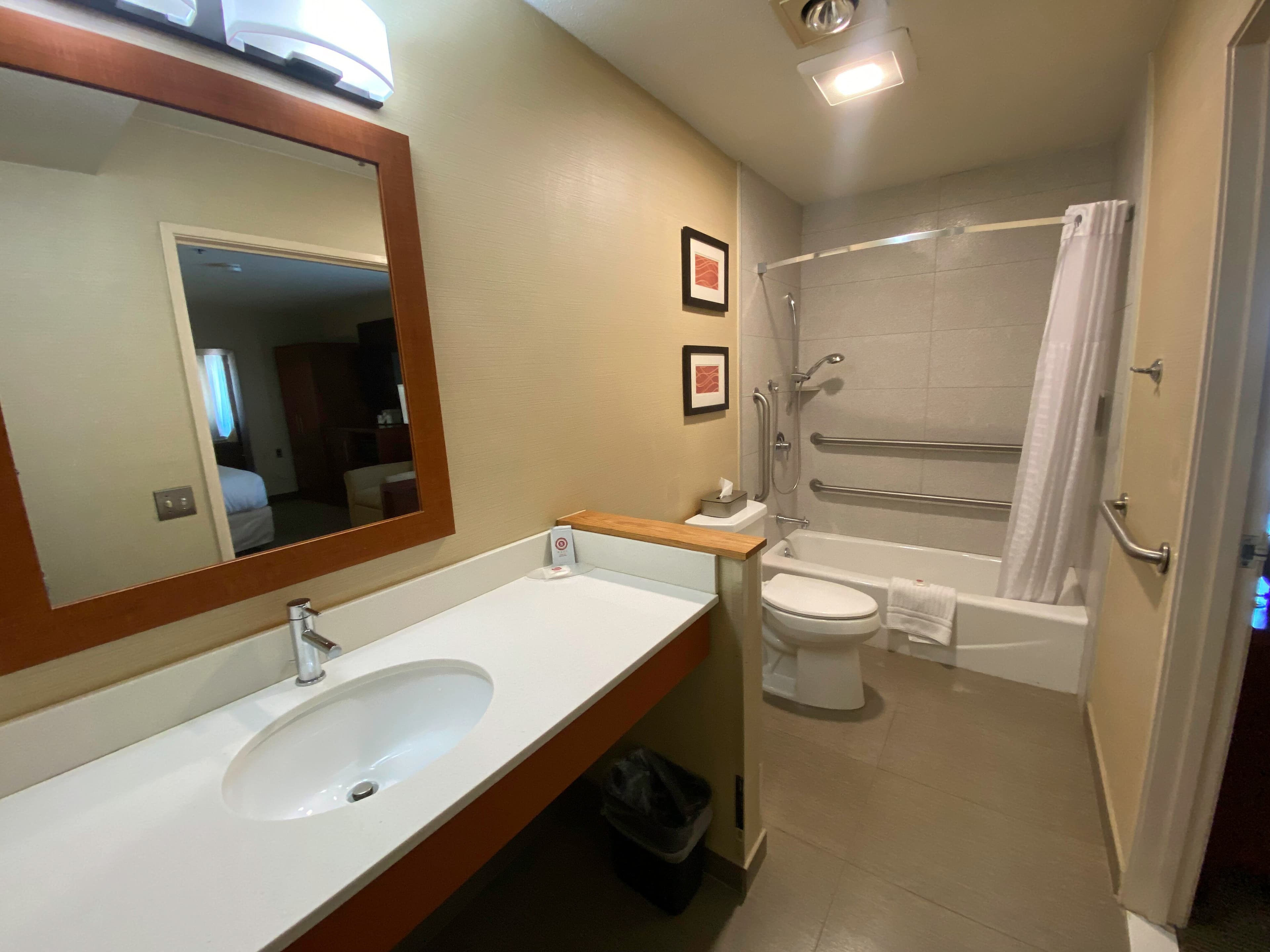 Comfort Inn Rutland - Killington - Image 4