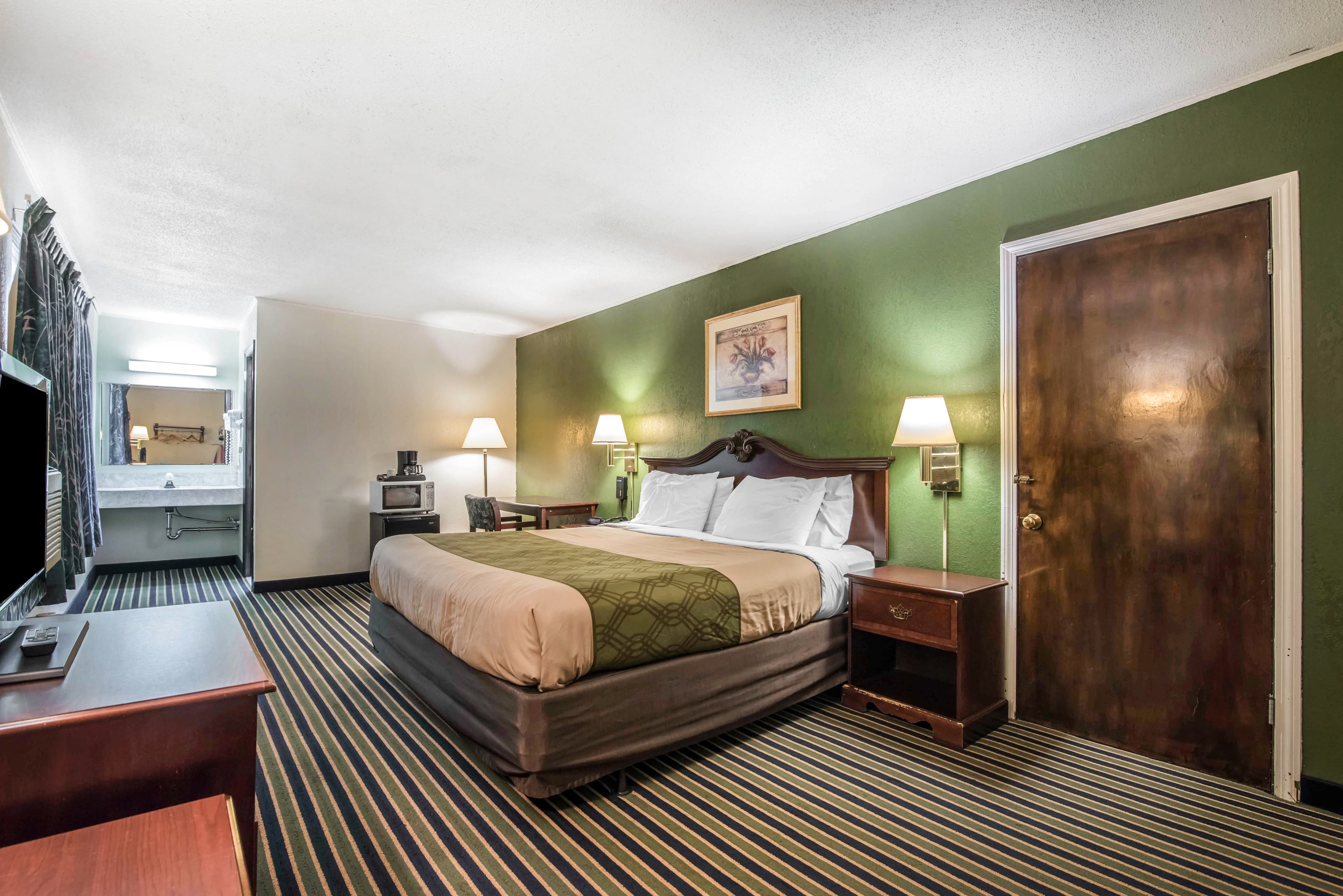 Econo Lodge Brattleboro South — 9